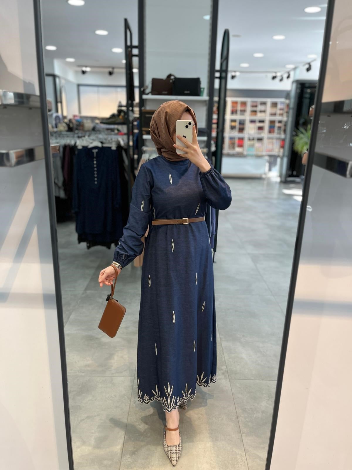 Nihan Brode Detaylı Kemerli Elbise - İndigo