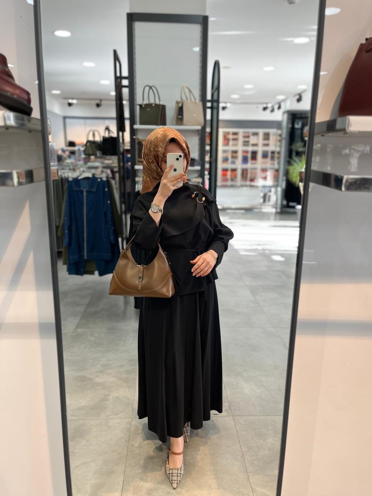 Nihan Pelerin Detaylı Tencel Etek Bluz Takım - Siyah