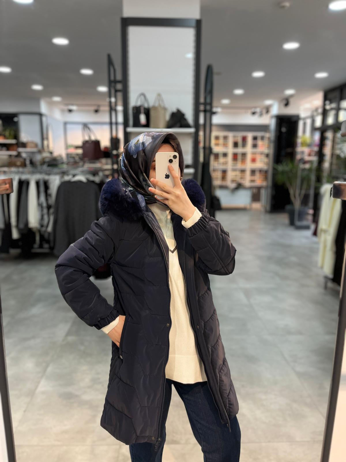 Nihan Seyyar Kürklü Kapüşonlu Kapitone Kaban - Lacivert