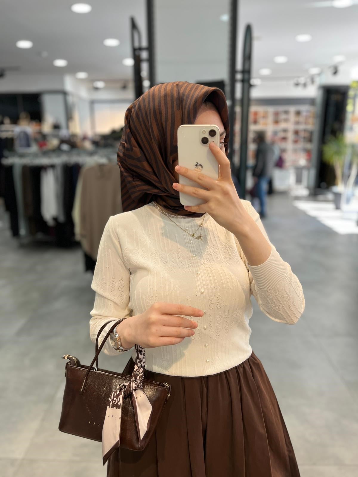 On Triko İnci Düğme Detaylı Bluz - Ekru