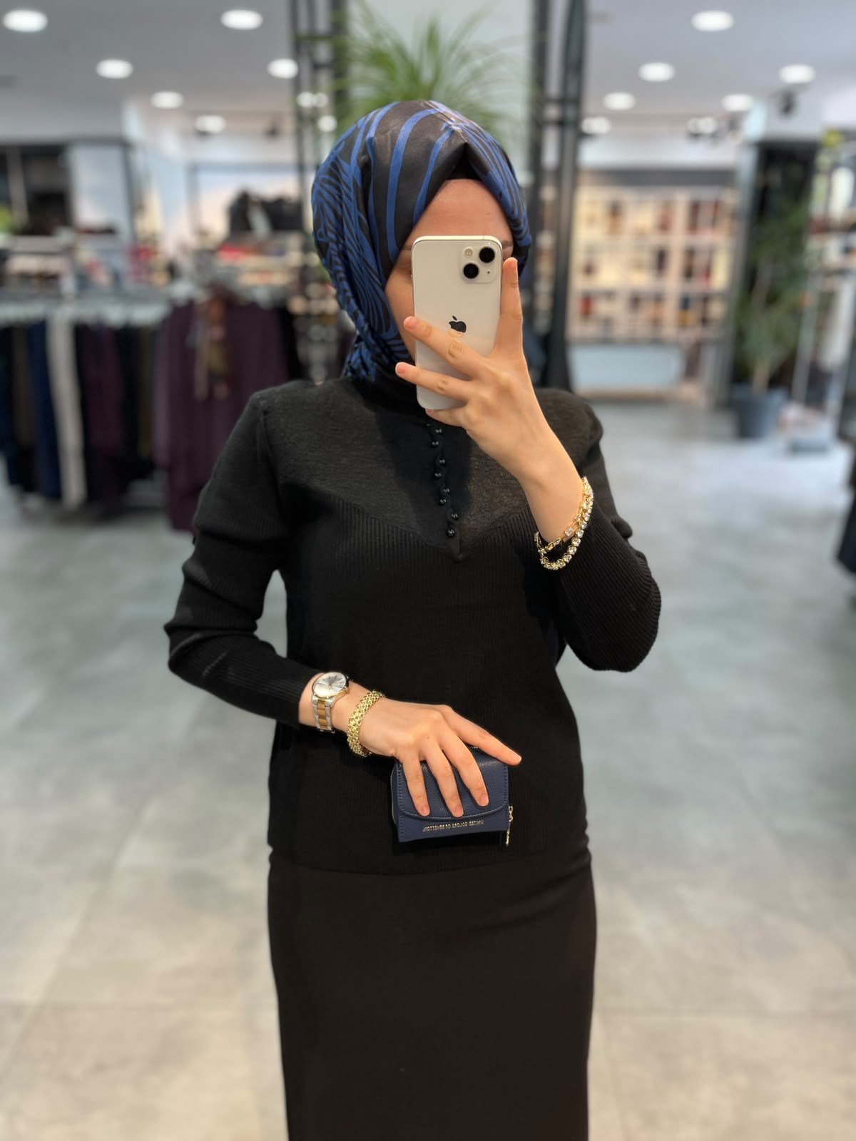 On Triko İnci Düğmeli Kazak - Siyah