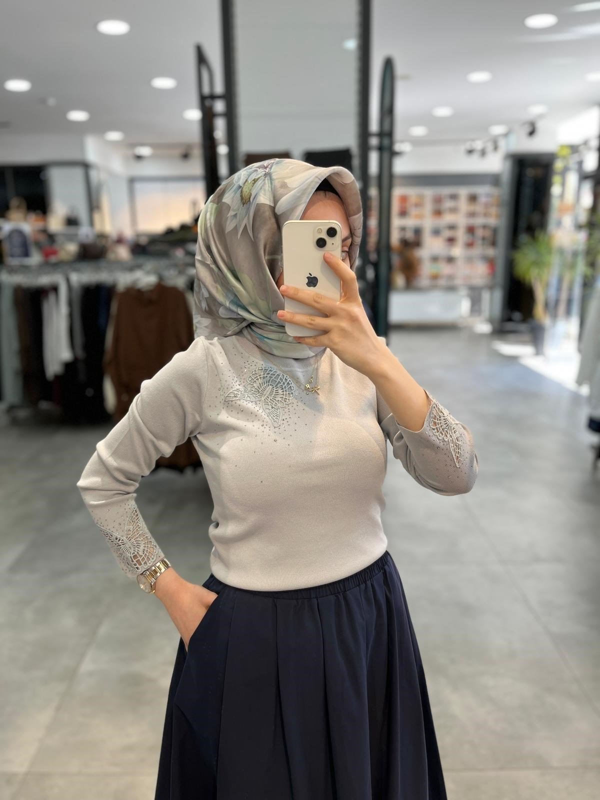 On Triko Kolu Ve Yakası Dantel Detaylı Bluz - Mavi