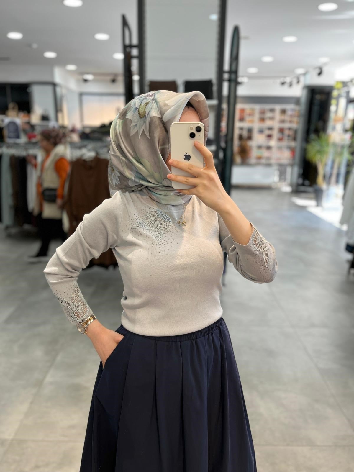 On Triko Kolu Ve Yakası Dantel Detaylı Bluz - Mavi