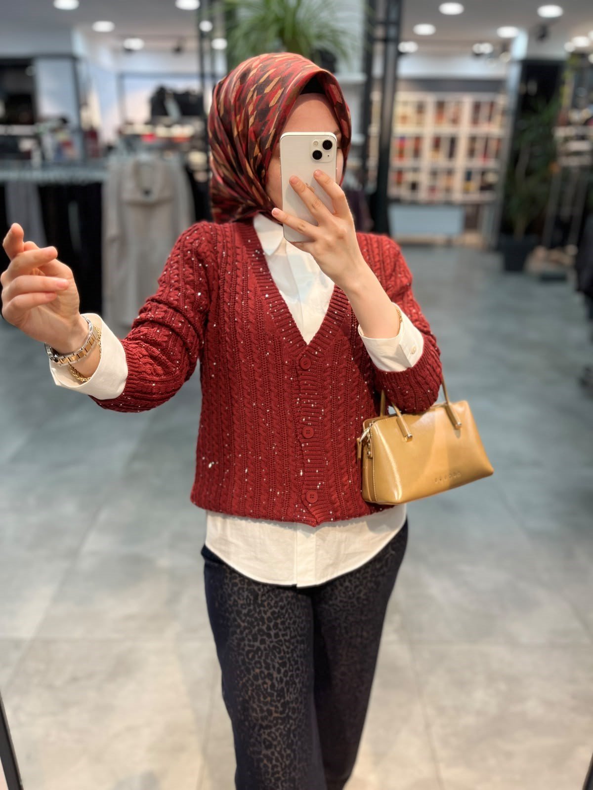 On Triko Örgü Desen Pullu Hırka - Bordo