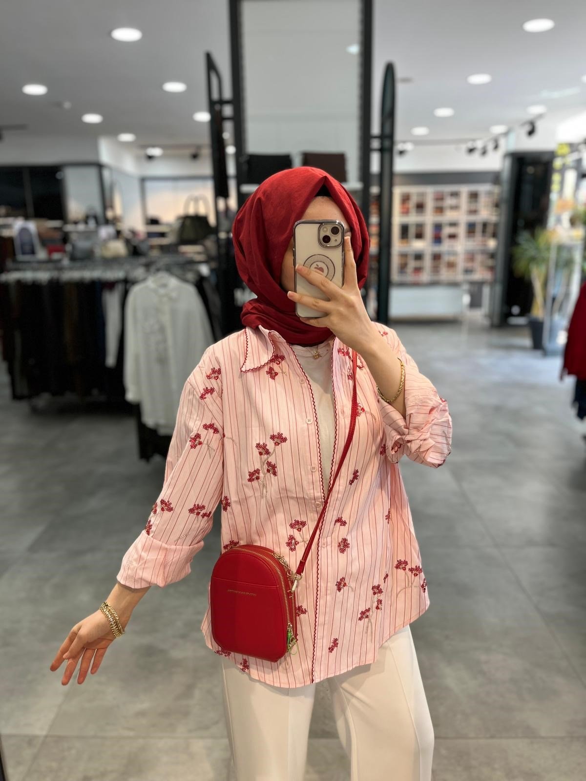 On Triko Pul Boncuk İşlemeli Çizgili Gömlek - Pembe