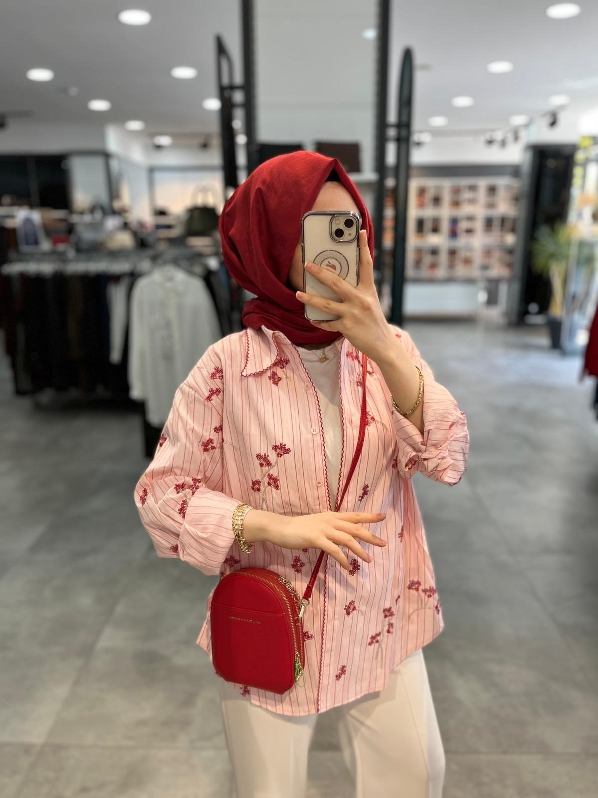 On Triko Pul Boncuk İşlemeli Çizgili Gömlek - Pembe
