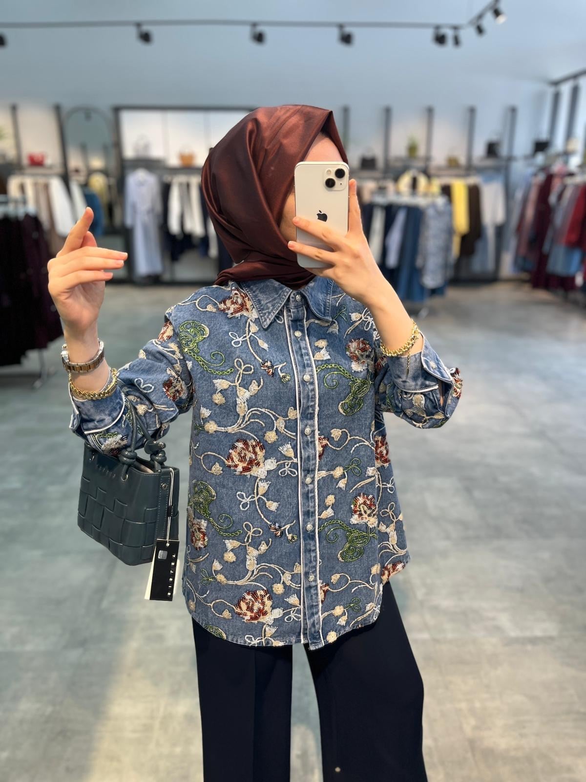 On Triko Pul Payet Nakışlı Denim Gömlek - Mavi