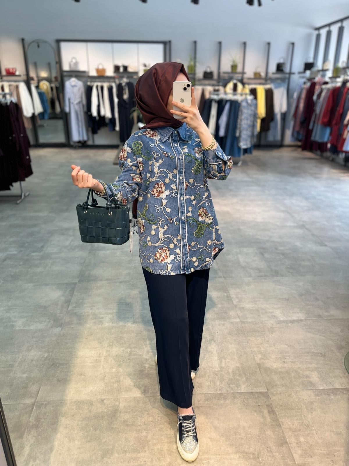 On Triko Pul Payet Nakışlı Denim Gömlek - Mavi