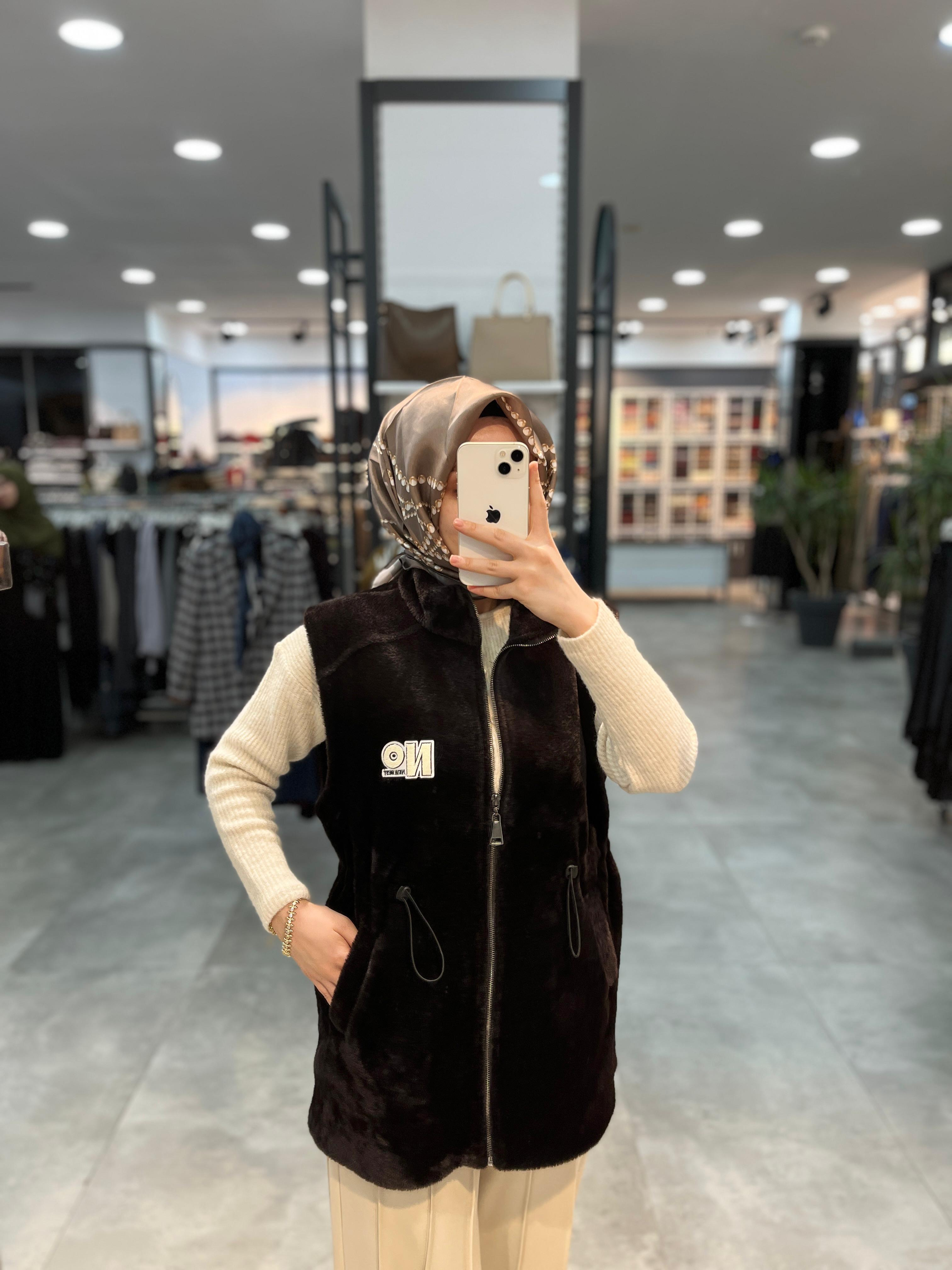 On Triko Sakallı Kumaş Beli Lastikli Cepli Yelek - Kahve