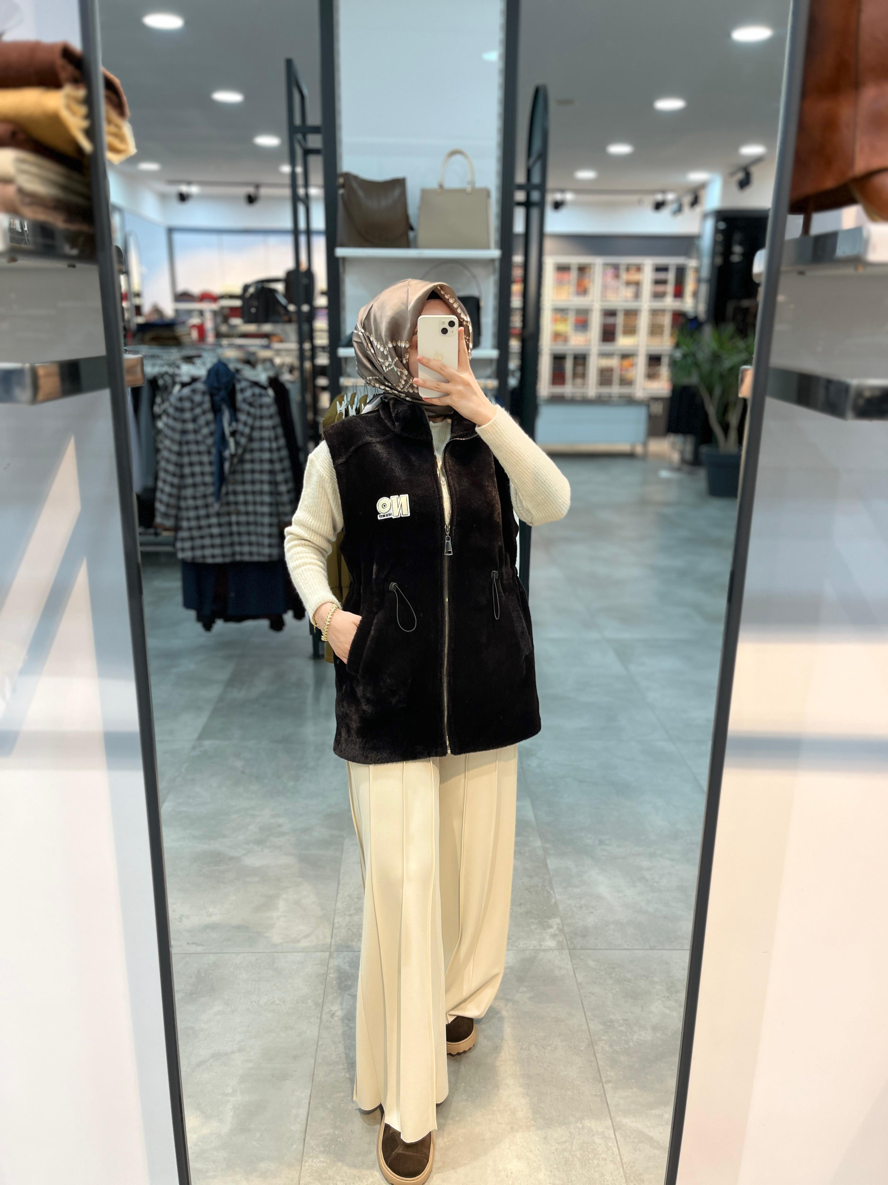 On Triko Sakallı Kumaş Beli Lastikli Cepli Yelek - Kahve