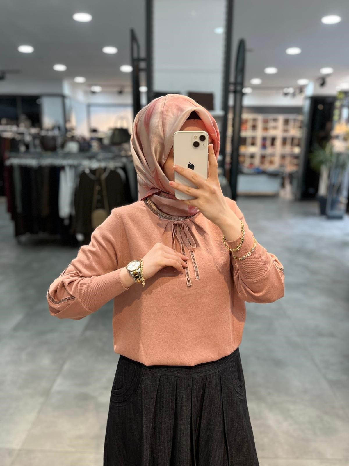 On Triko Yaka Ve Kol Taş Detaylı Bluz - Pembe