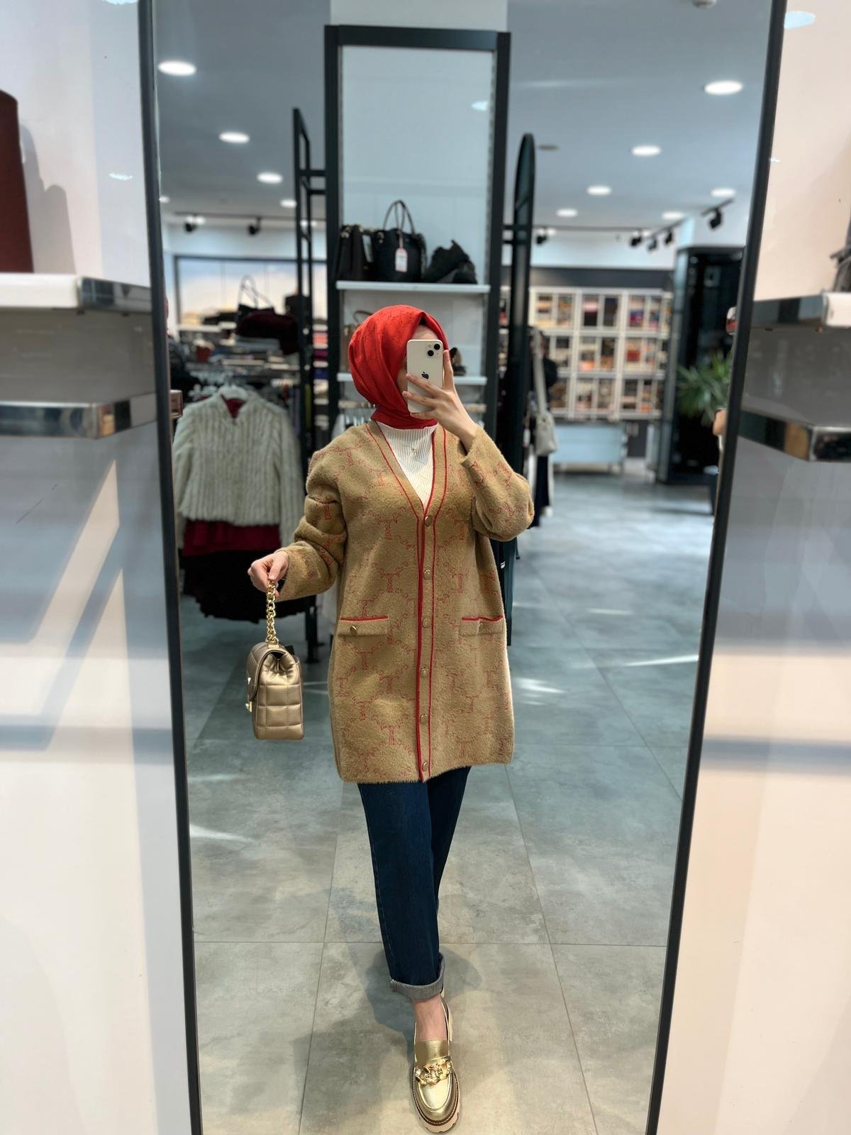 Tığ Triko Logo Desenli Mink Hırka - Camel