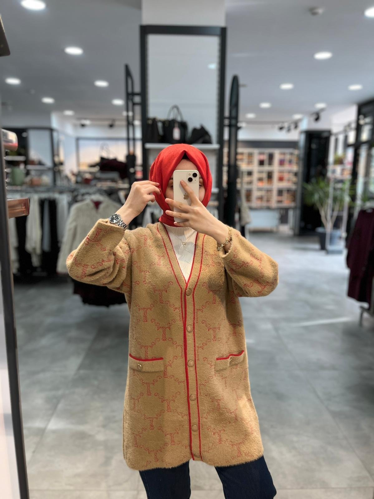 Tığ Triko Logo Desenli Mink Hırka - Camel