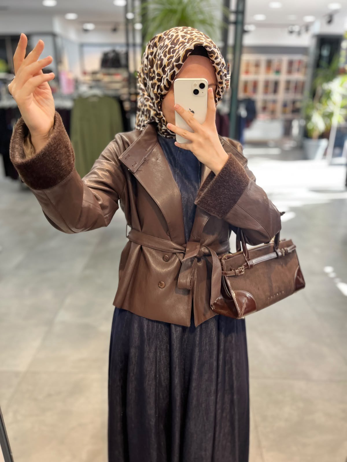 Tuğba Kemerli Dik Yaka Mont - Kahve