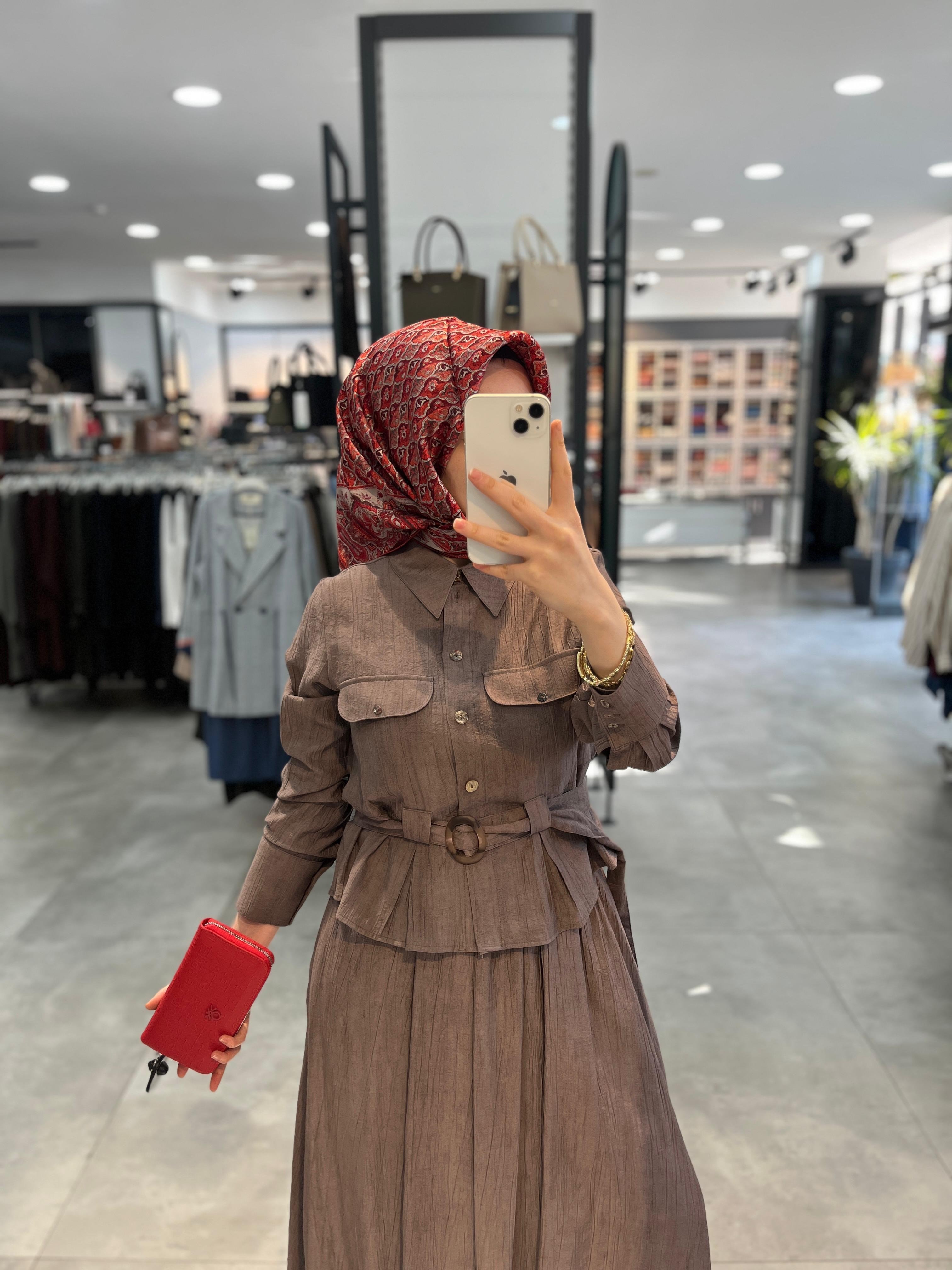 Tuğba Önden Pilikaşeli Takım - Kahve