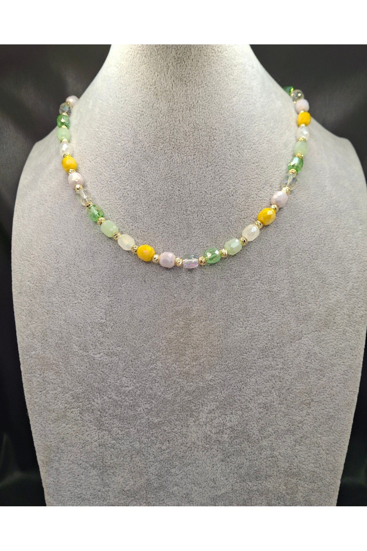 pastel-renk-dikdortgen-kesim-cek-krist-b1c6d6.jpg
