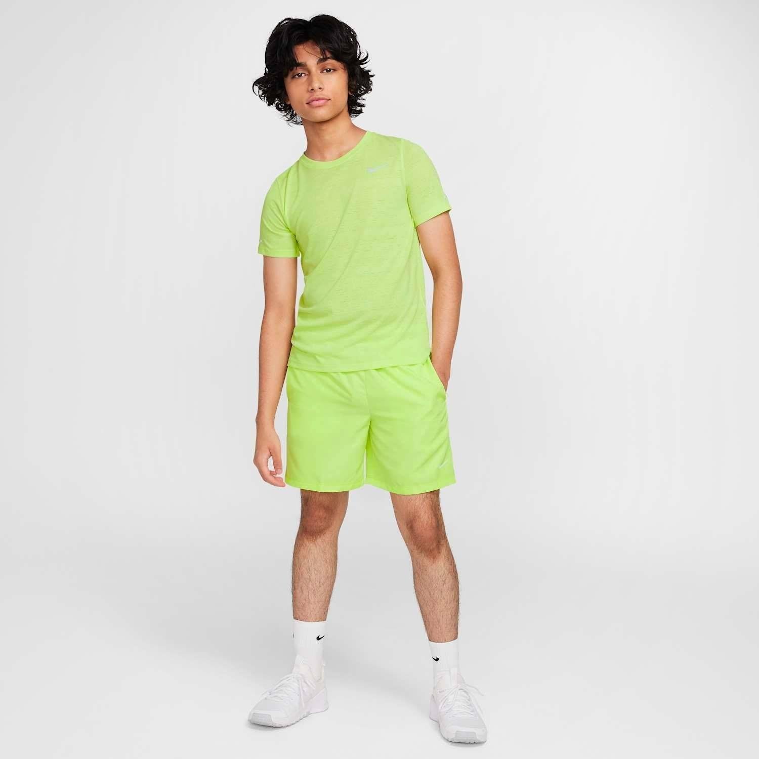 Nike Multi Dri-FIT Genç Çocuk Antrenman Şortu