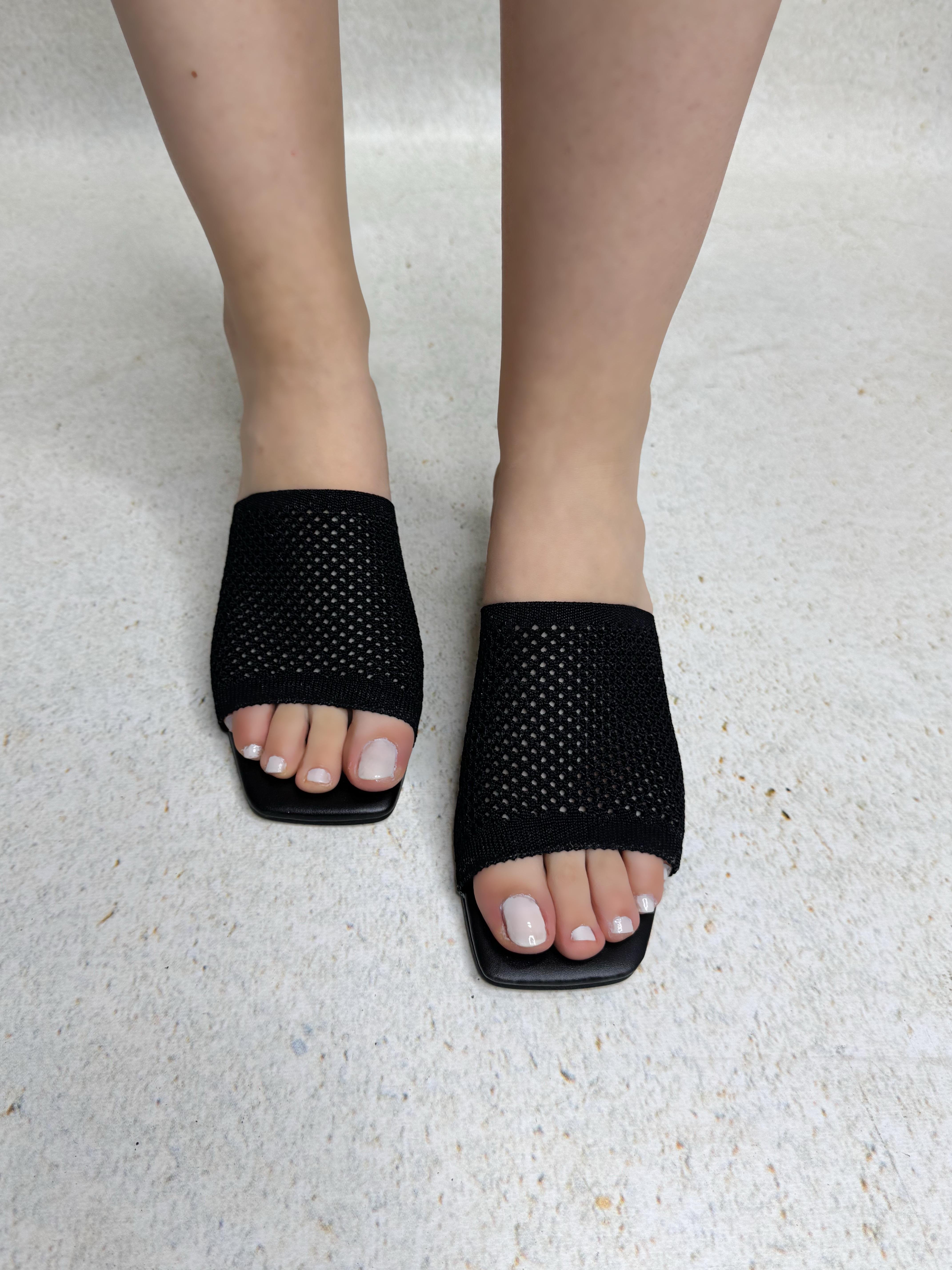 TRK 5 cm triko siyah topuklu terlik
