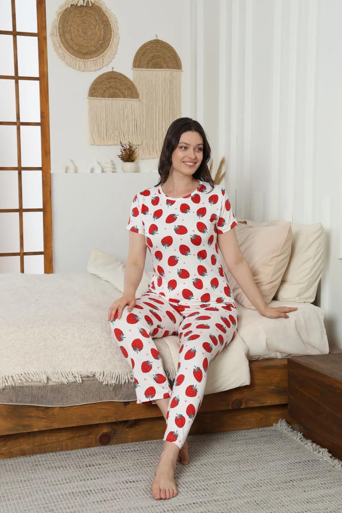 Milan Çilek Desenli Kısa Kol Beyaz Pijama Takımı