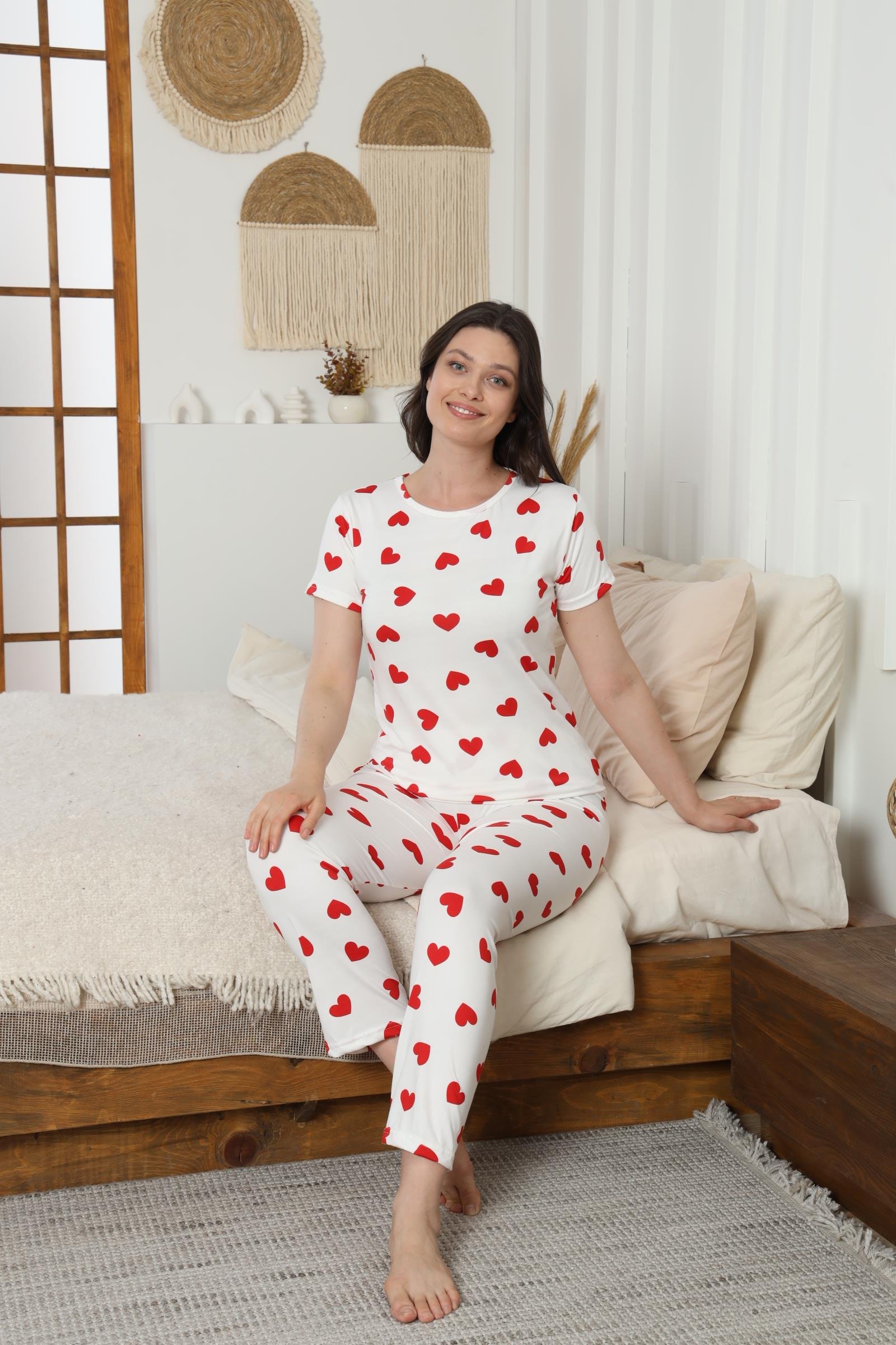 Milan Kalp Desenli Kısa Kol Beyaz Pijama Takımı