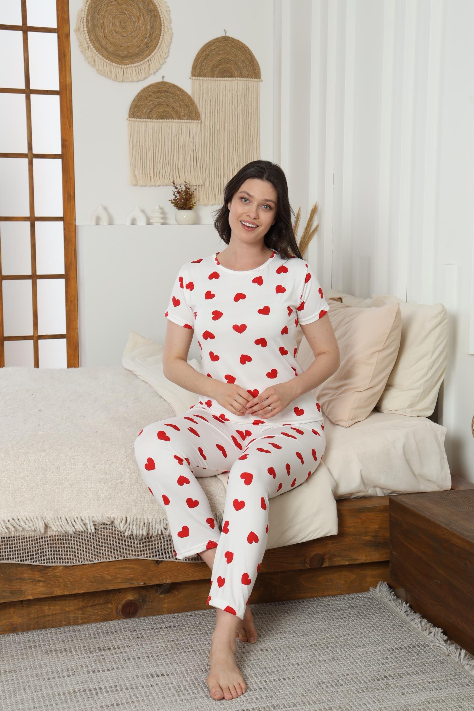 Milan Kalp Desenli Kısa Kol Beyaz Pijama Takımı
