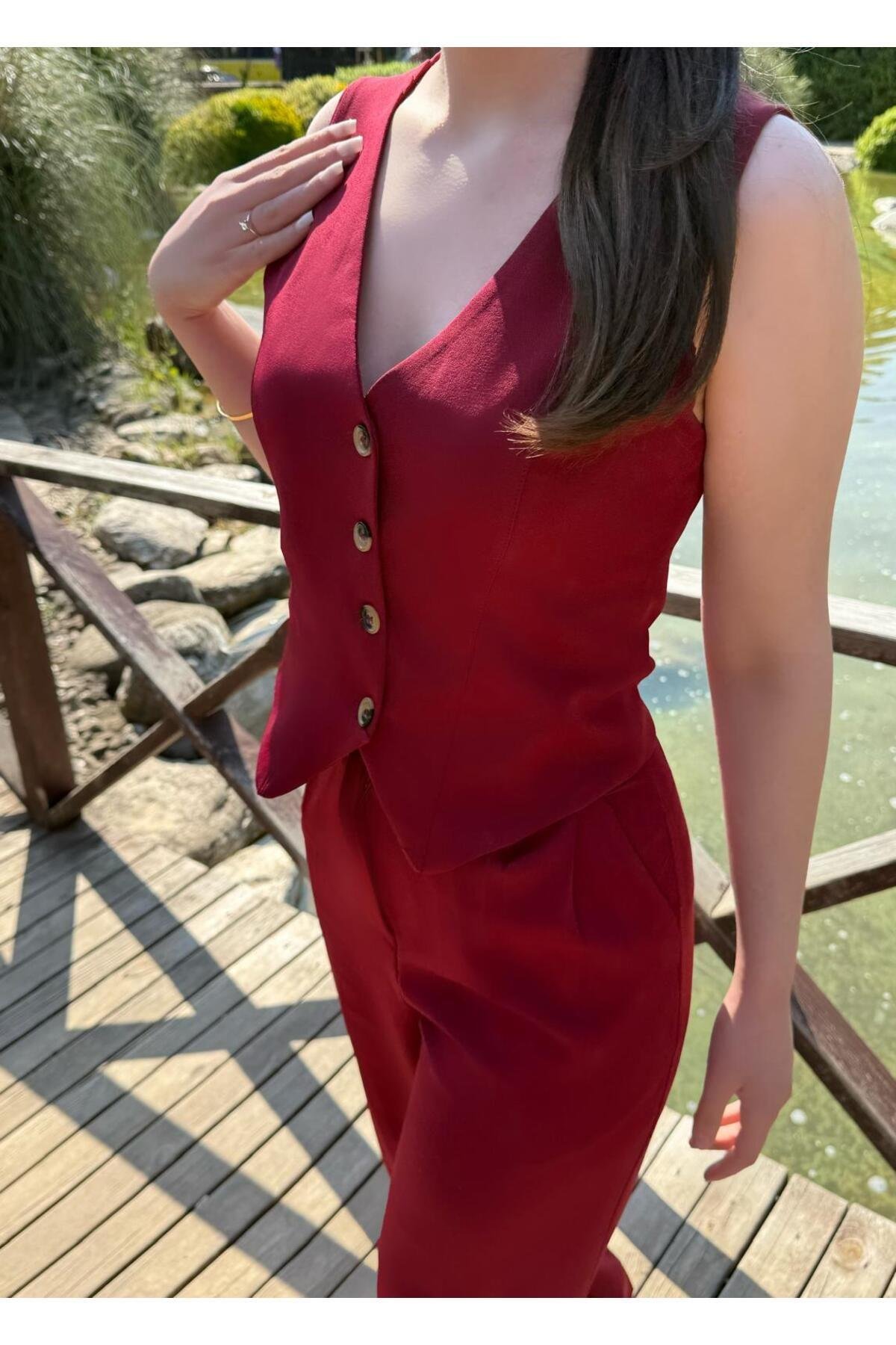 Kadın bordo krep kumaş yelek yüksek bel pantolon takım