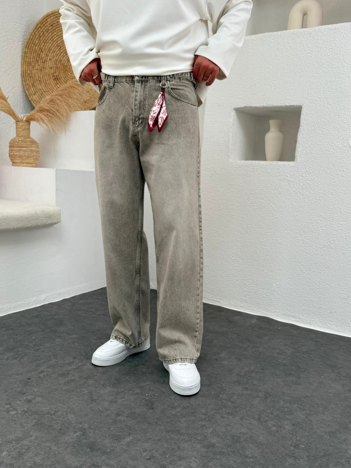 Bej Yıkamalı Aksesuar Detay Baggy Jean