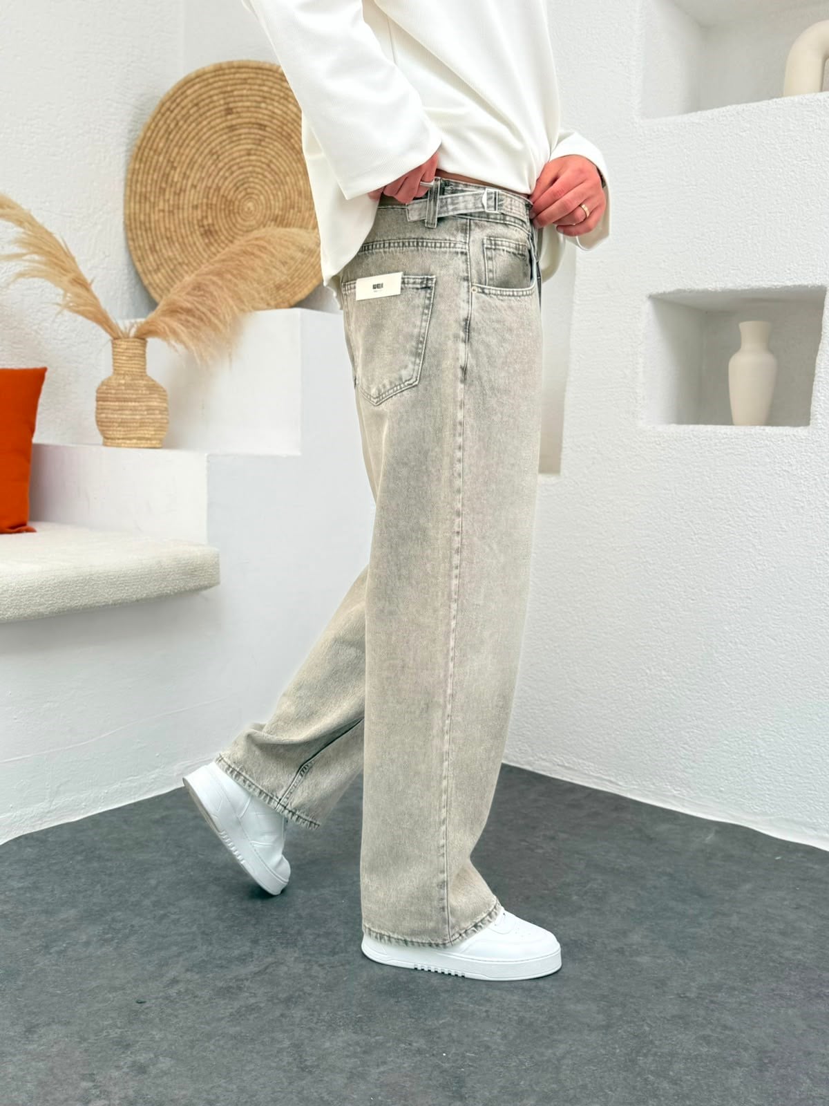 Bej Yıkamalı Aksesuar Detay Baggy Jean
