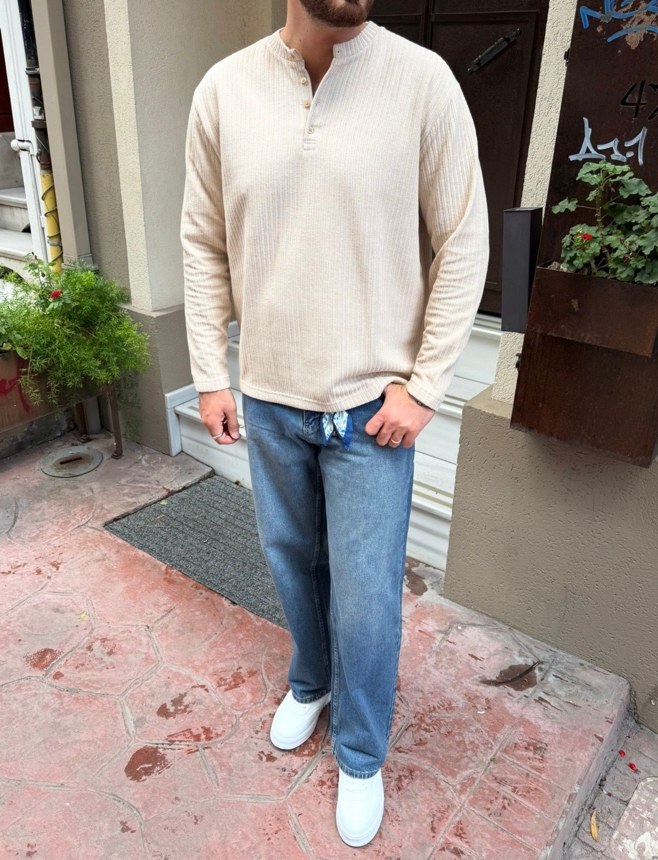 Krem Henley Yaka Sweatshirt