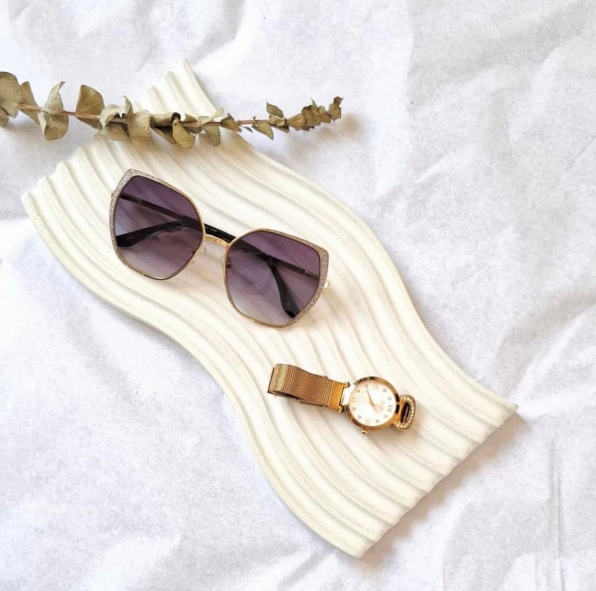 Dalga Desenli Minimal Takı Tabağı