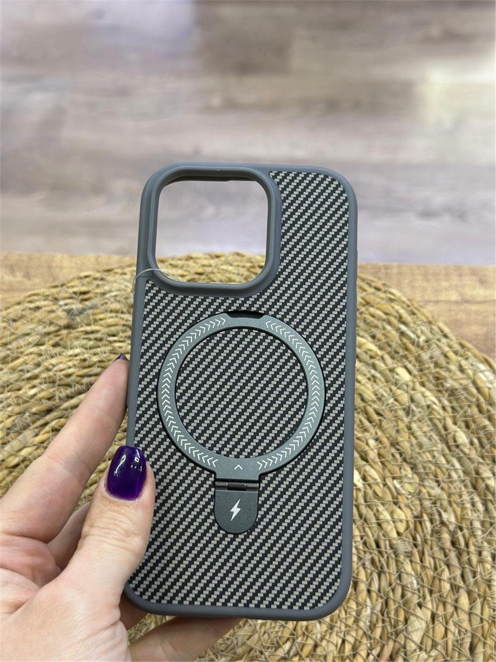 iPhone 16 Pro Kılıf - Standlı