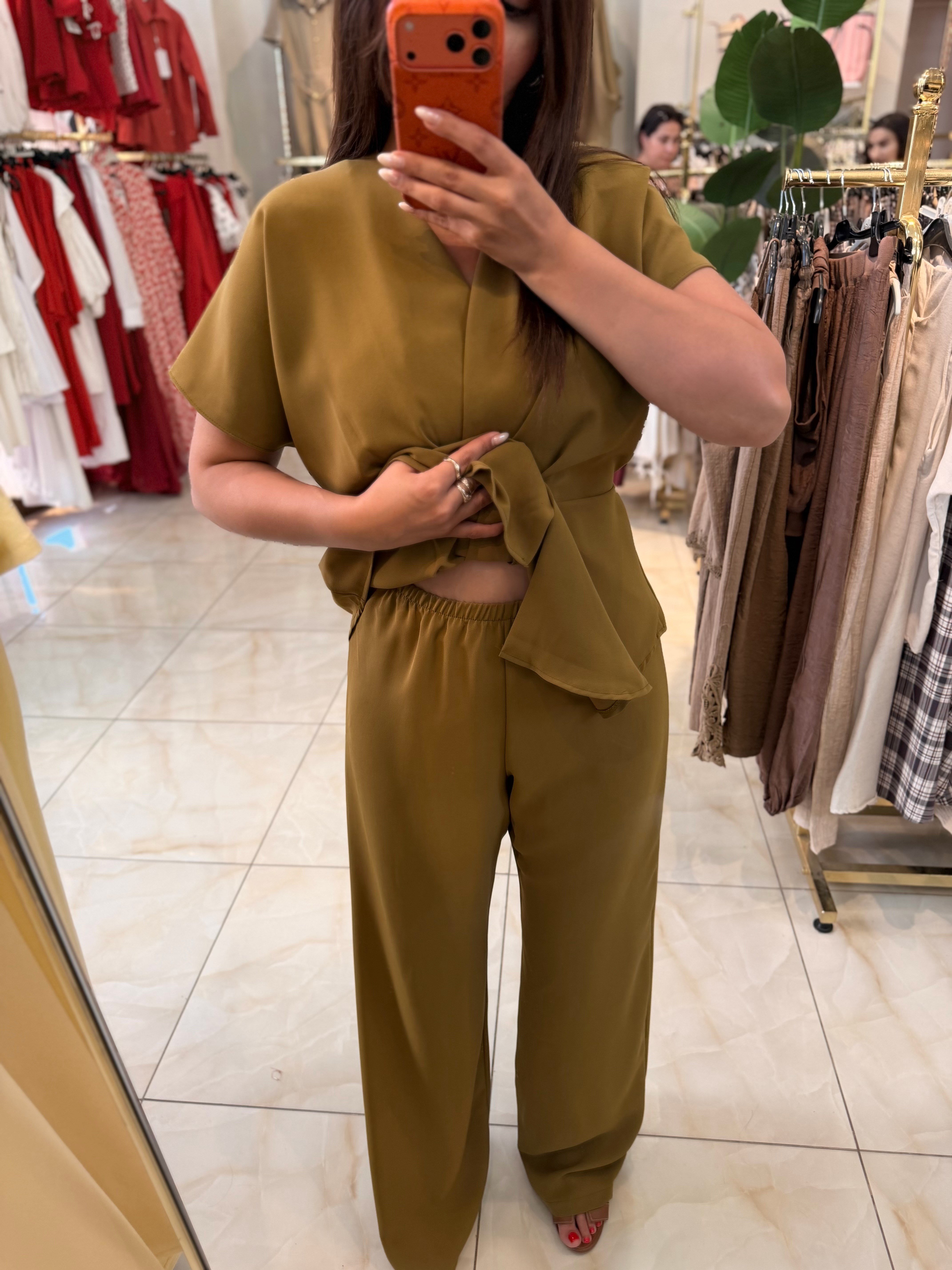     LUXE AKSESUAR DETAYLI TAKIM