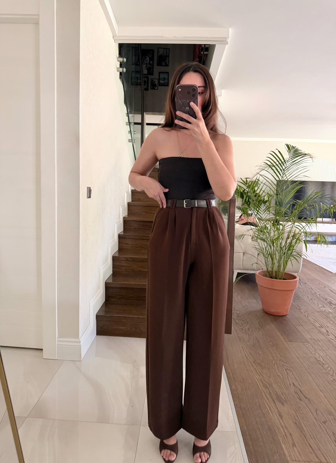 ARKA LASTİK DETAY PANTOLON