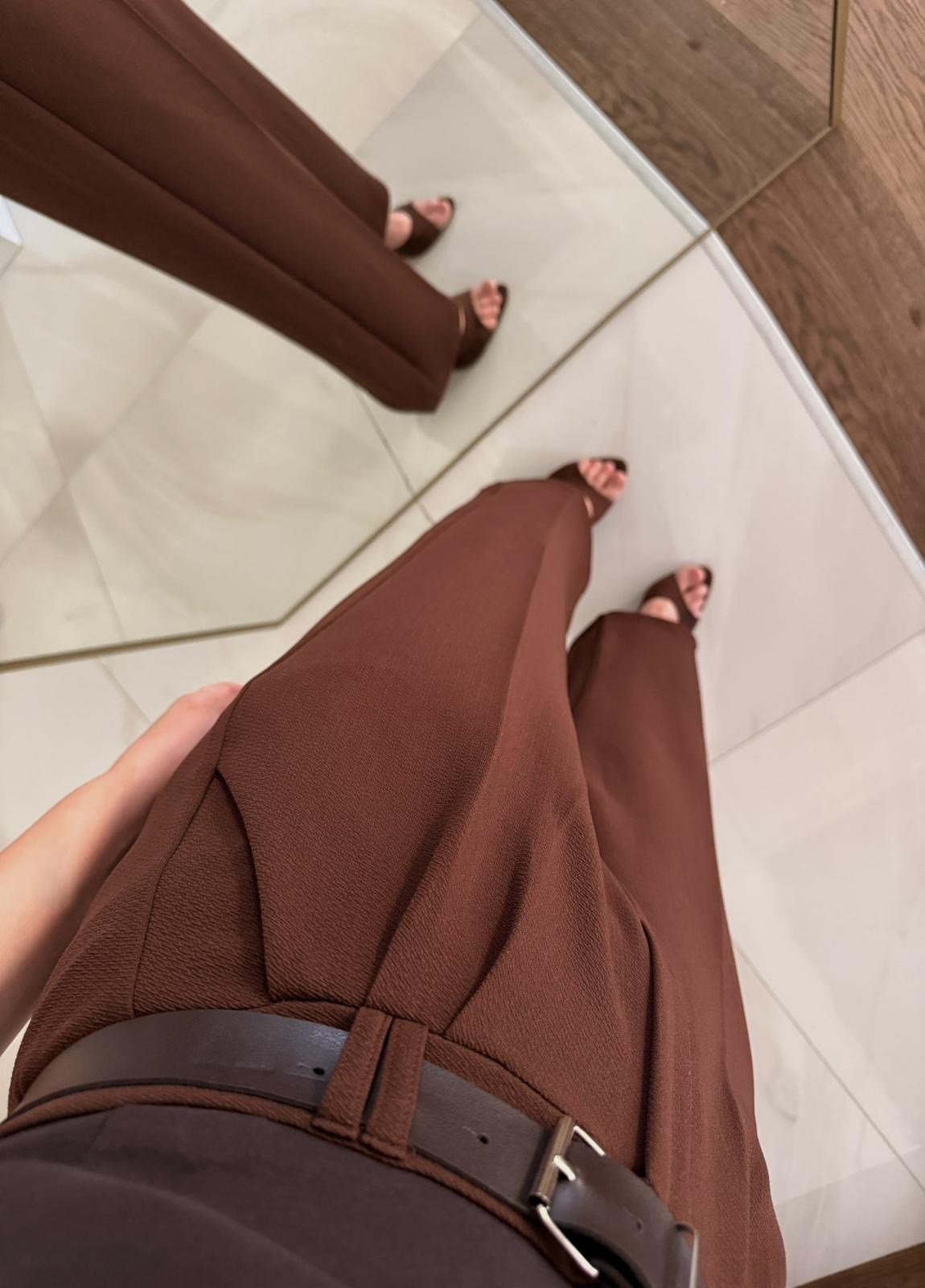 ARKA LASTİK DETAY PANTOLON
