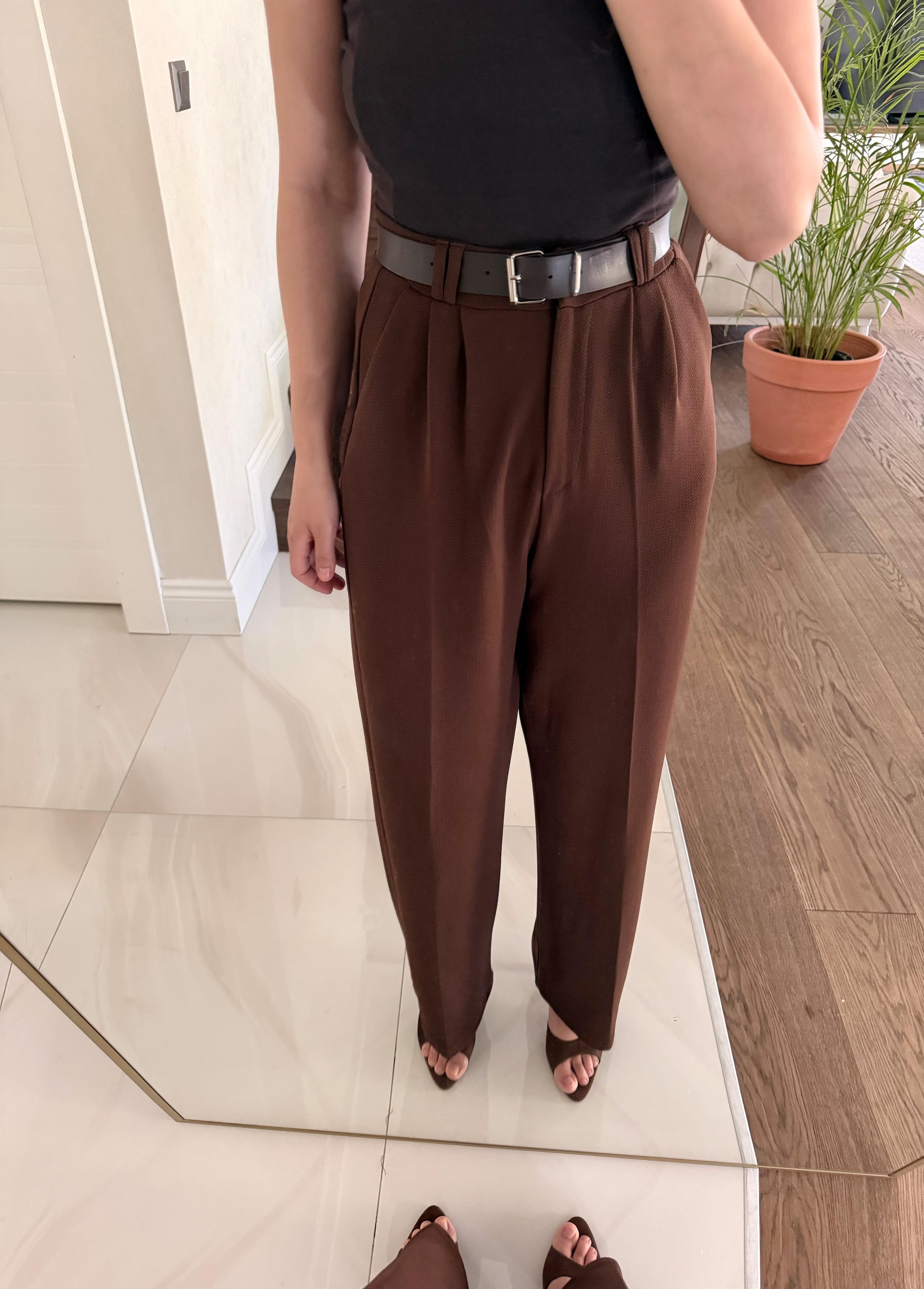 ARKA LASTİK DETAY PANTOLON