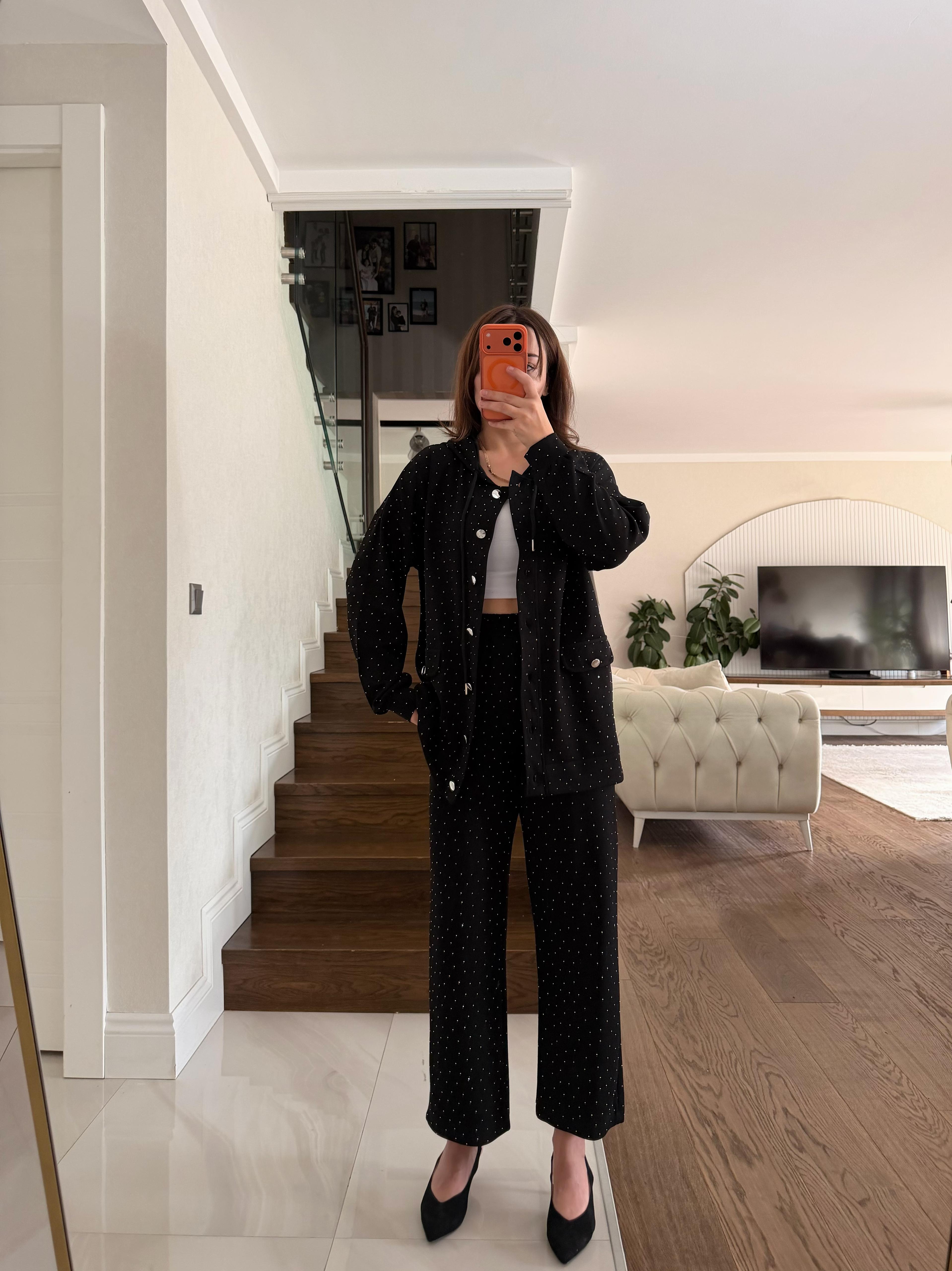 KAPŞONLU TAŞLI TAKIM