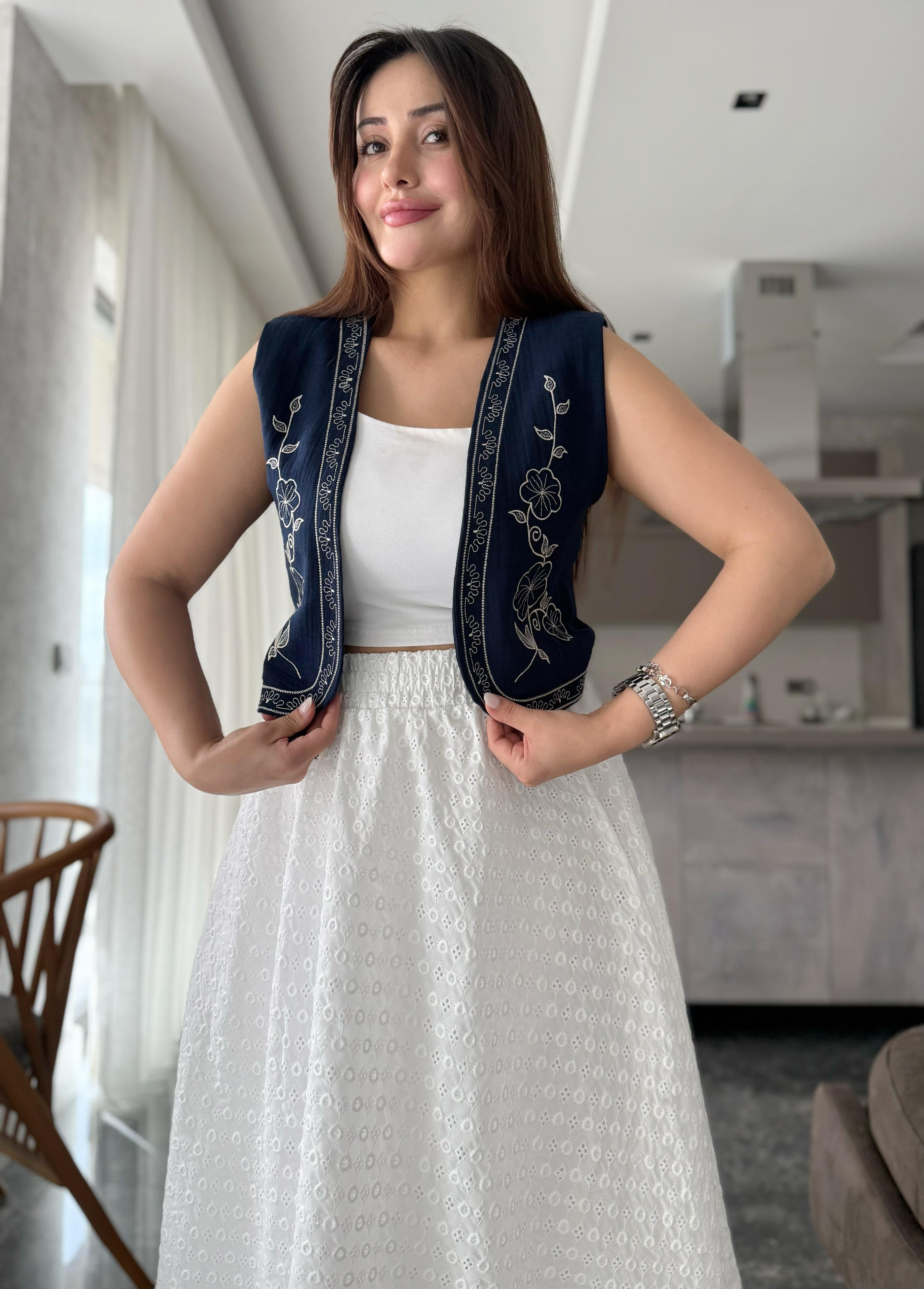 Nakış İşlemeli Yelek