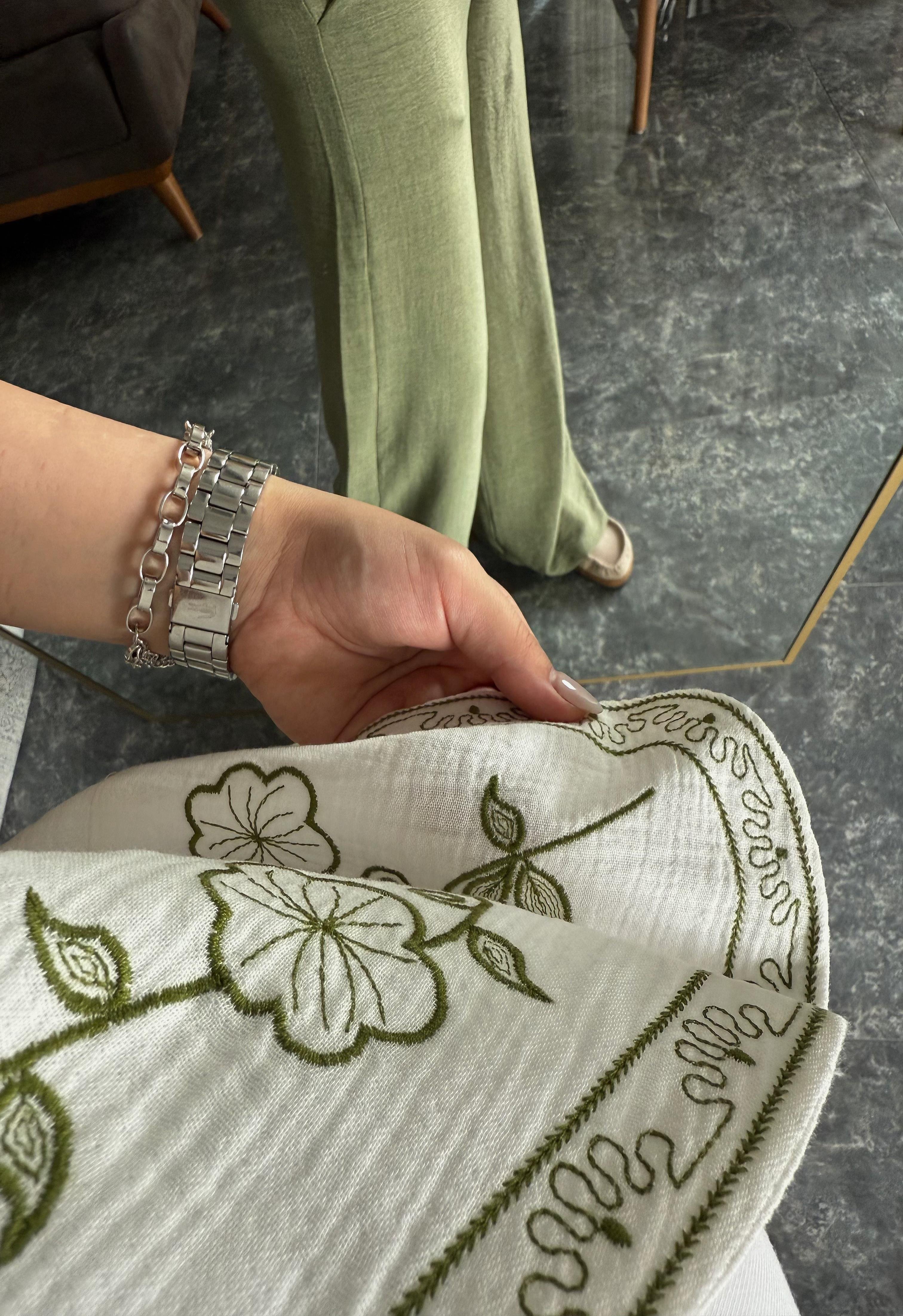 Nakış İşlemeli Yelek Yeşil