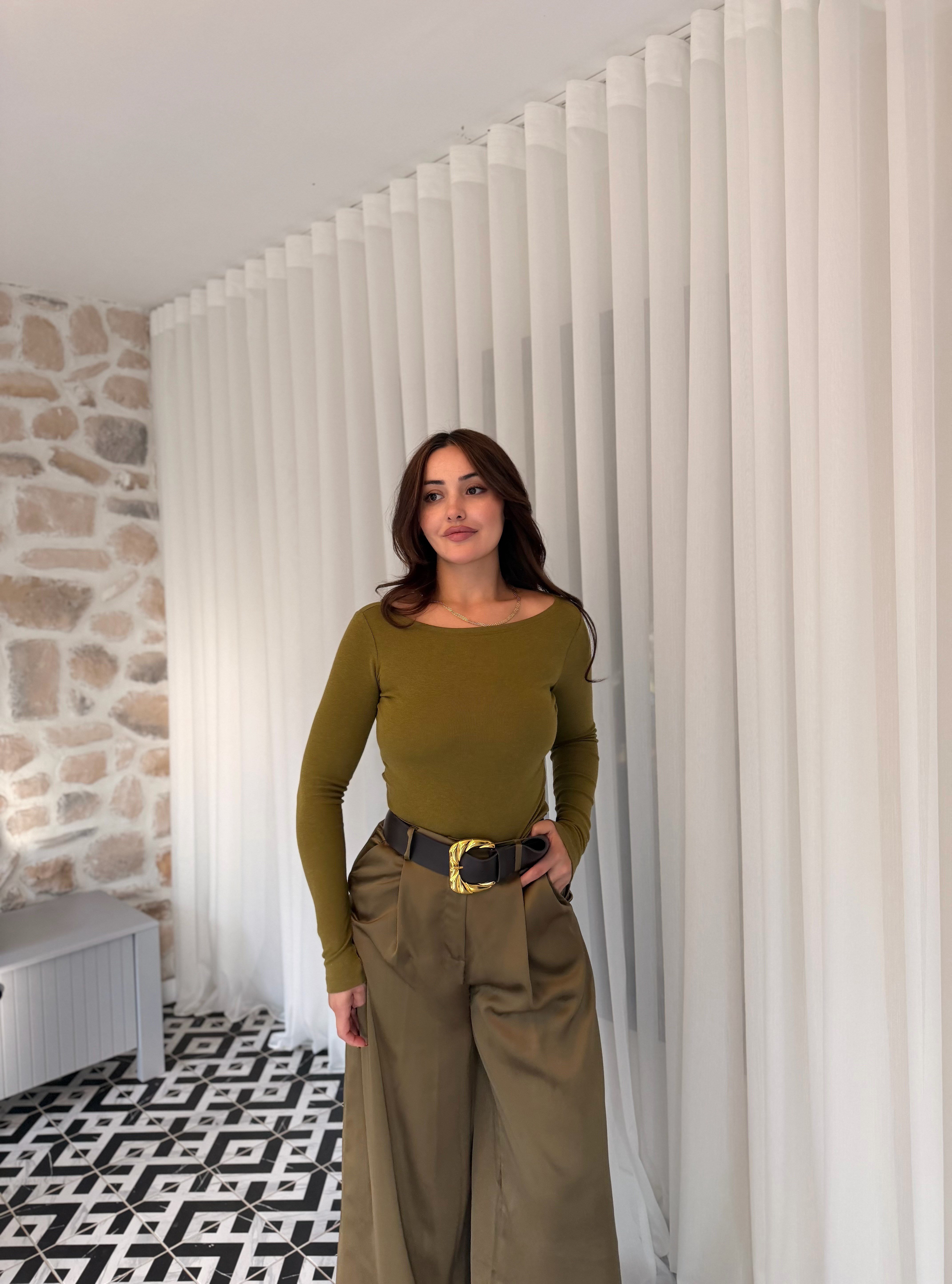 OLİVE YUMOŞ KAYIK YAKA BLUZ