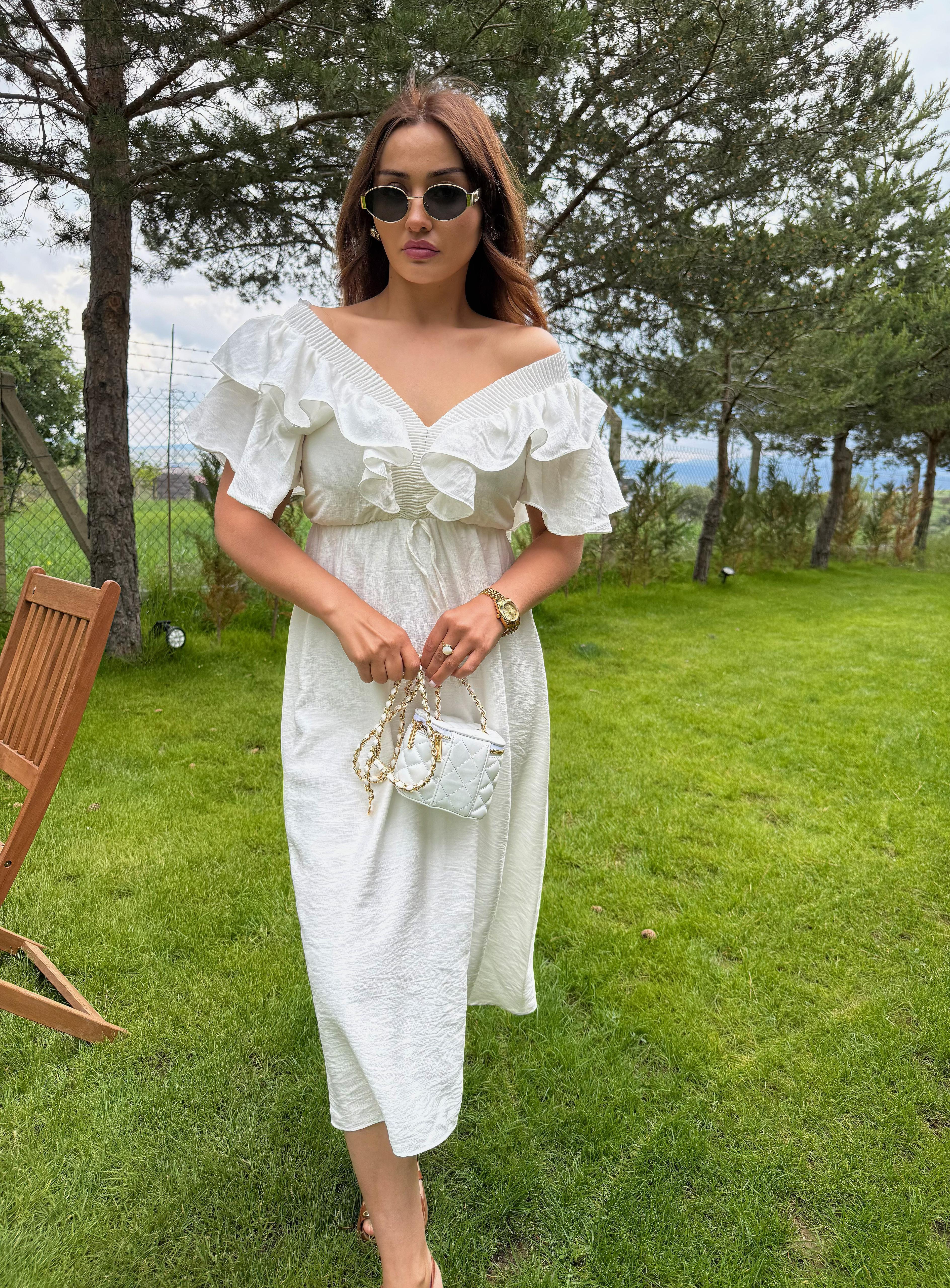 Volanlı Beyaz Elbise