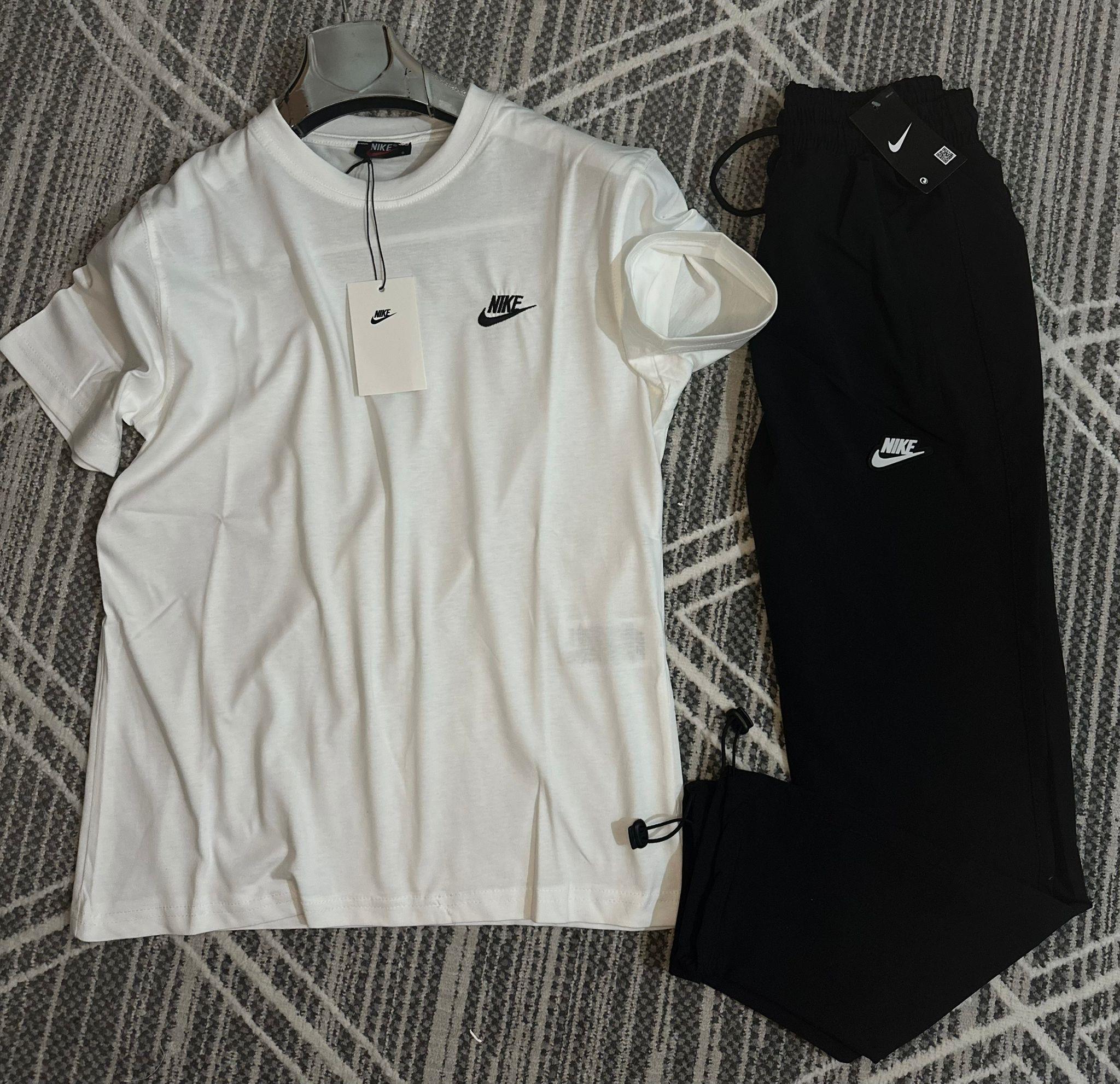 Nike Eşoftman Takımı