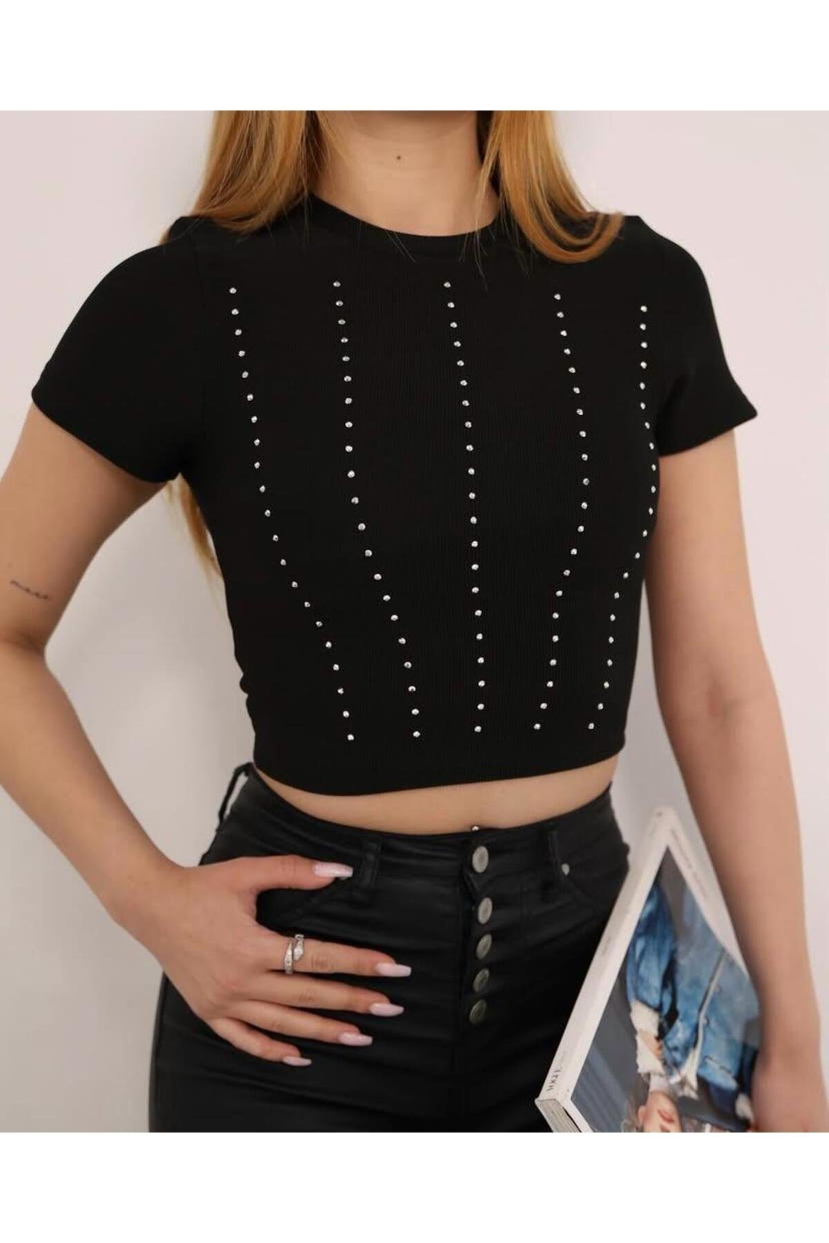  KISA KOLLU BİSİKLET YAKA TAŞLI SİYAH CROP