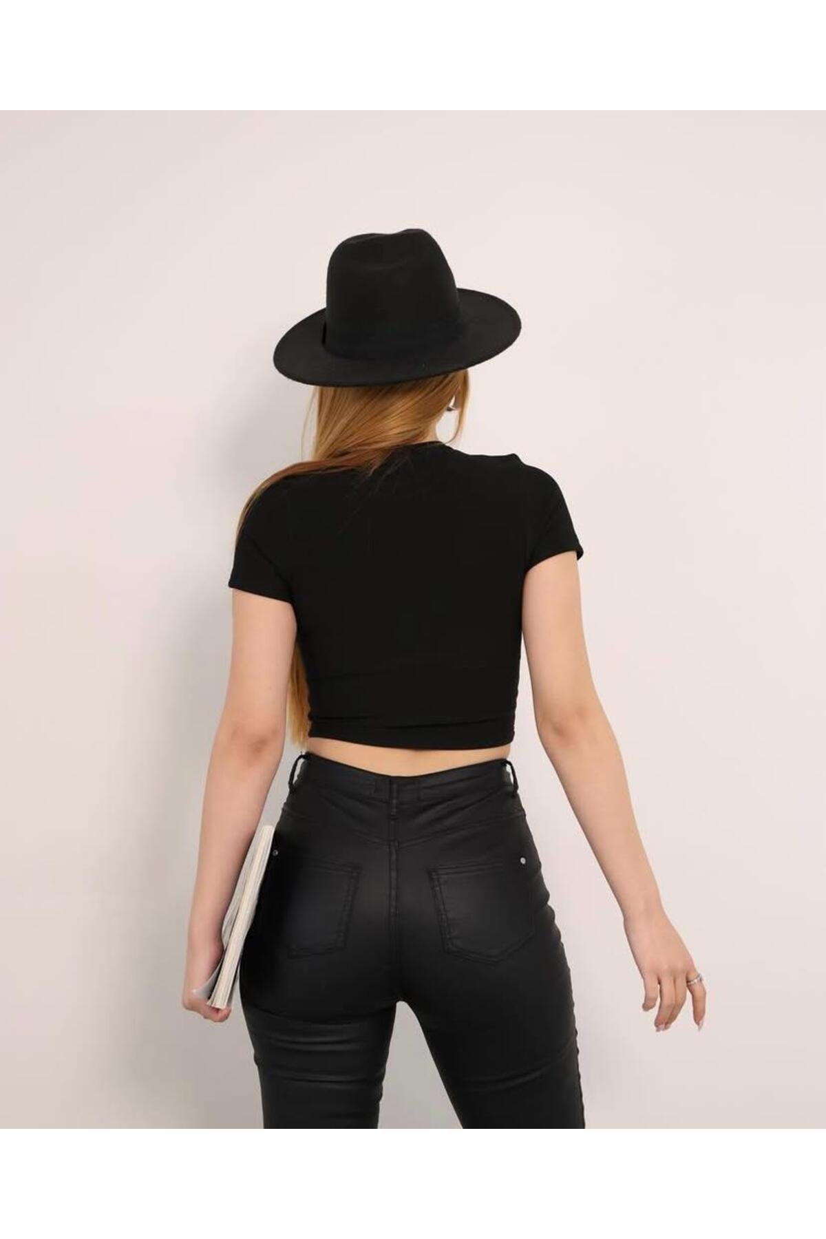  KISA KOLLU BİSİKLET YAKA TAŞLI SİYAH CROP