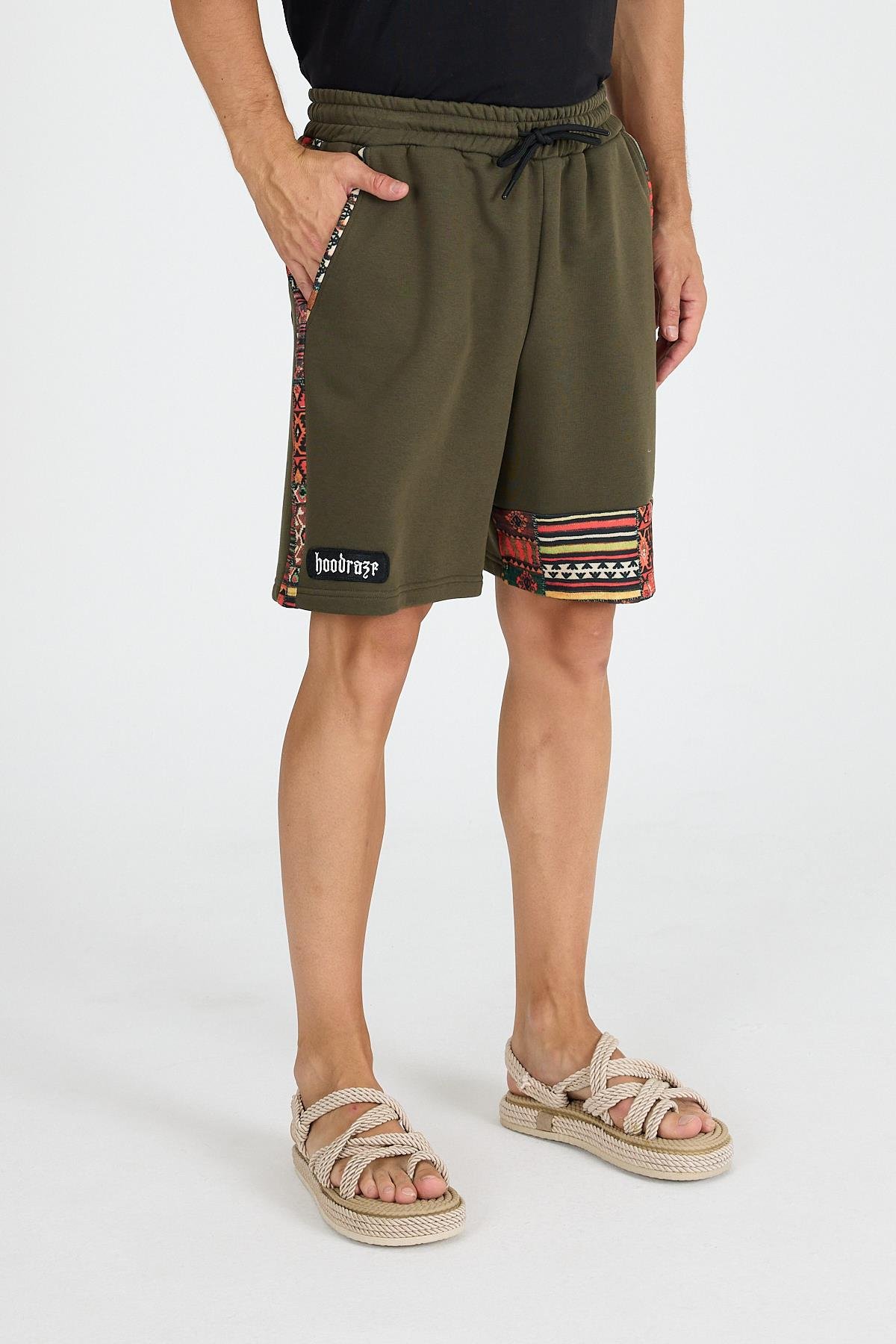Erkek Haki Ön Ve Yan Garnili Şort