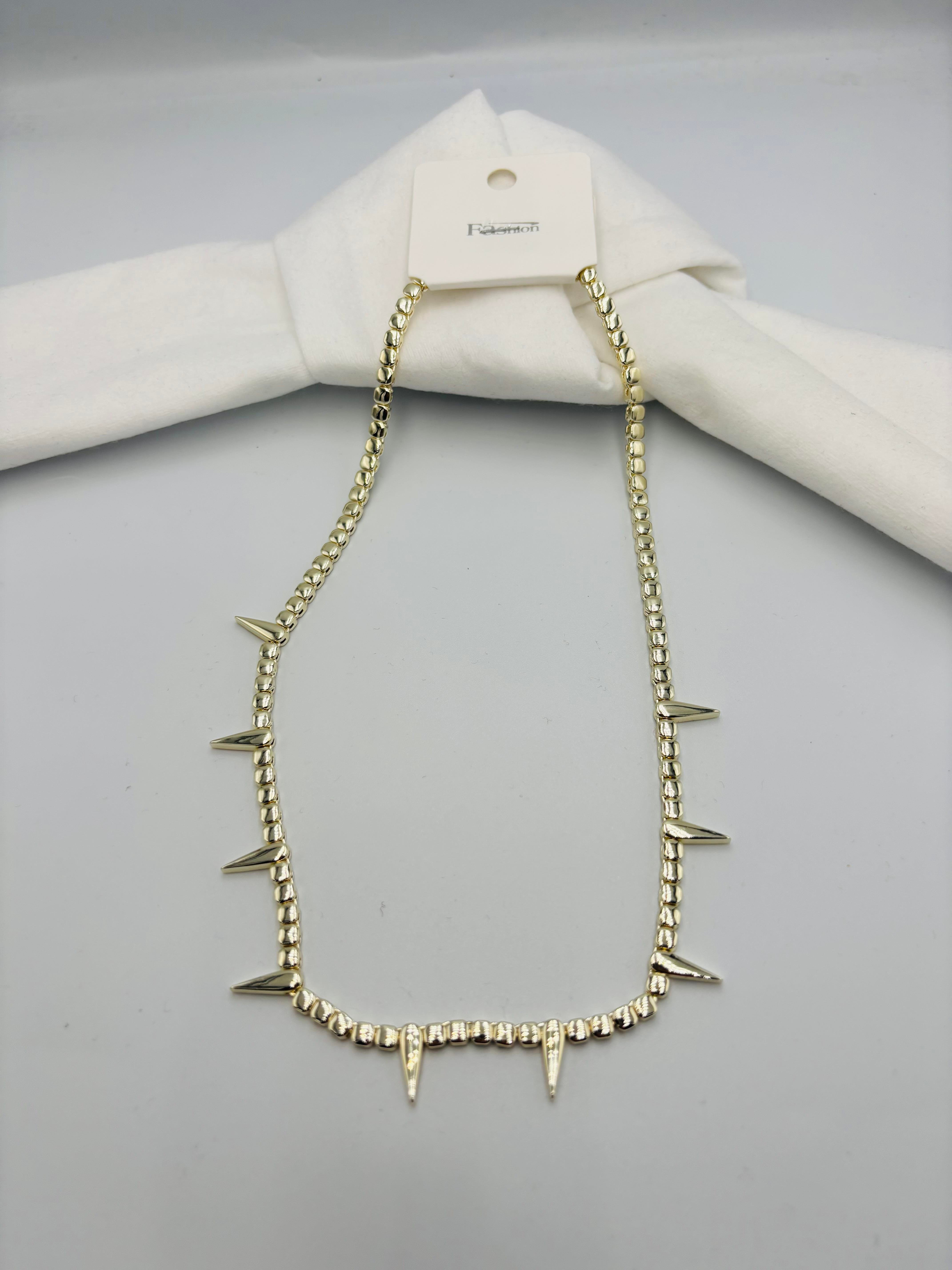  Gold Renk Çivi Model Kolye