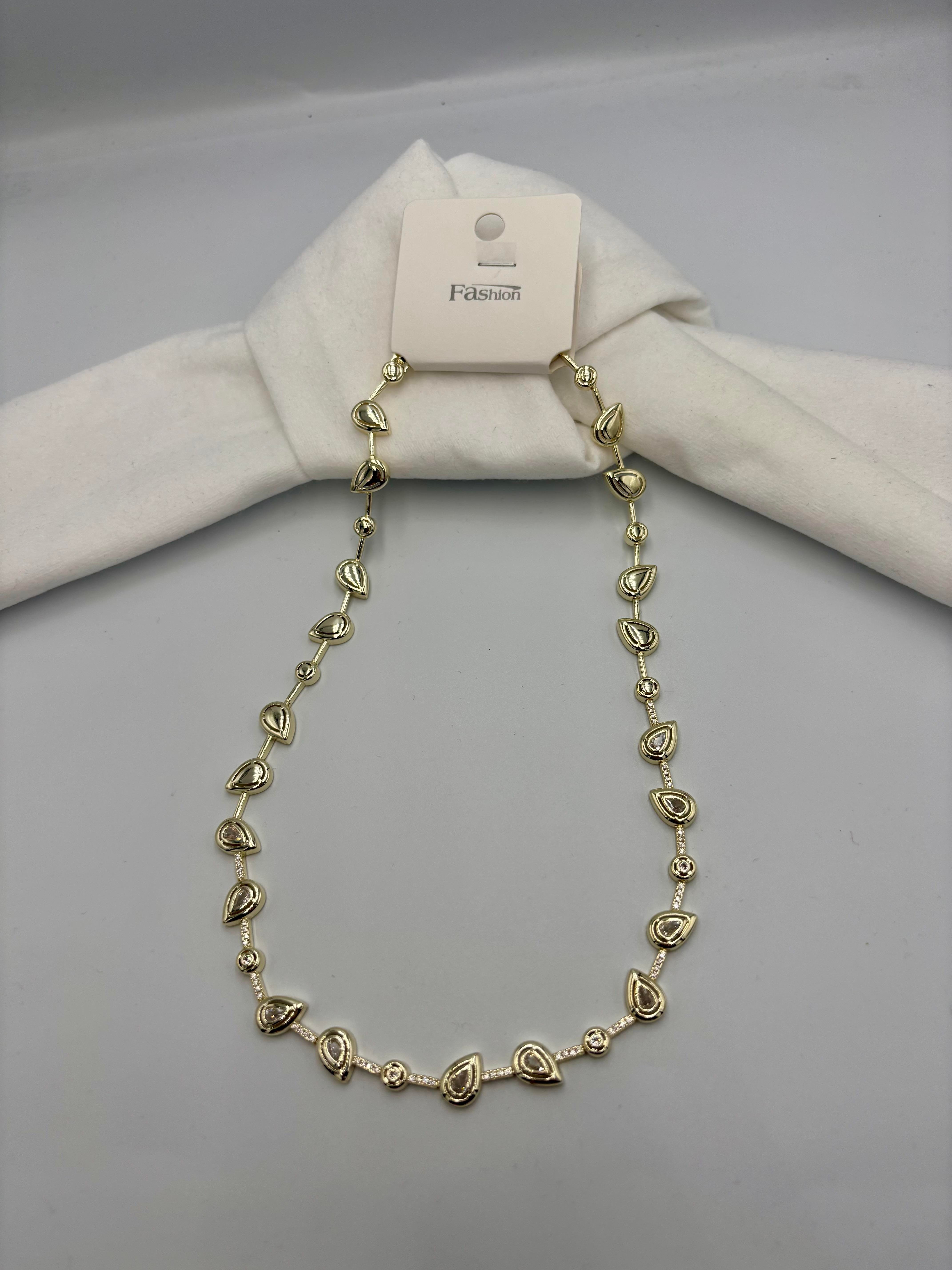  Gold Renk Damla Model Kolye