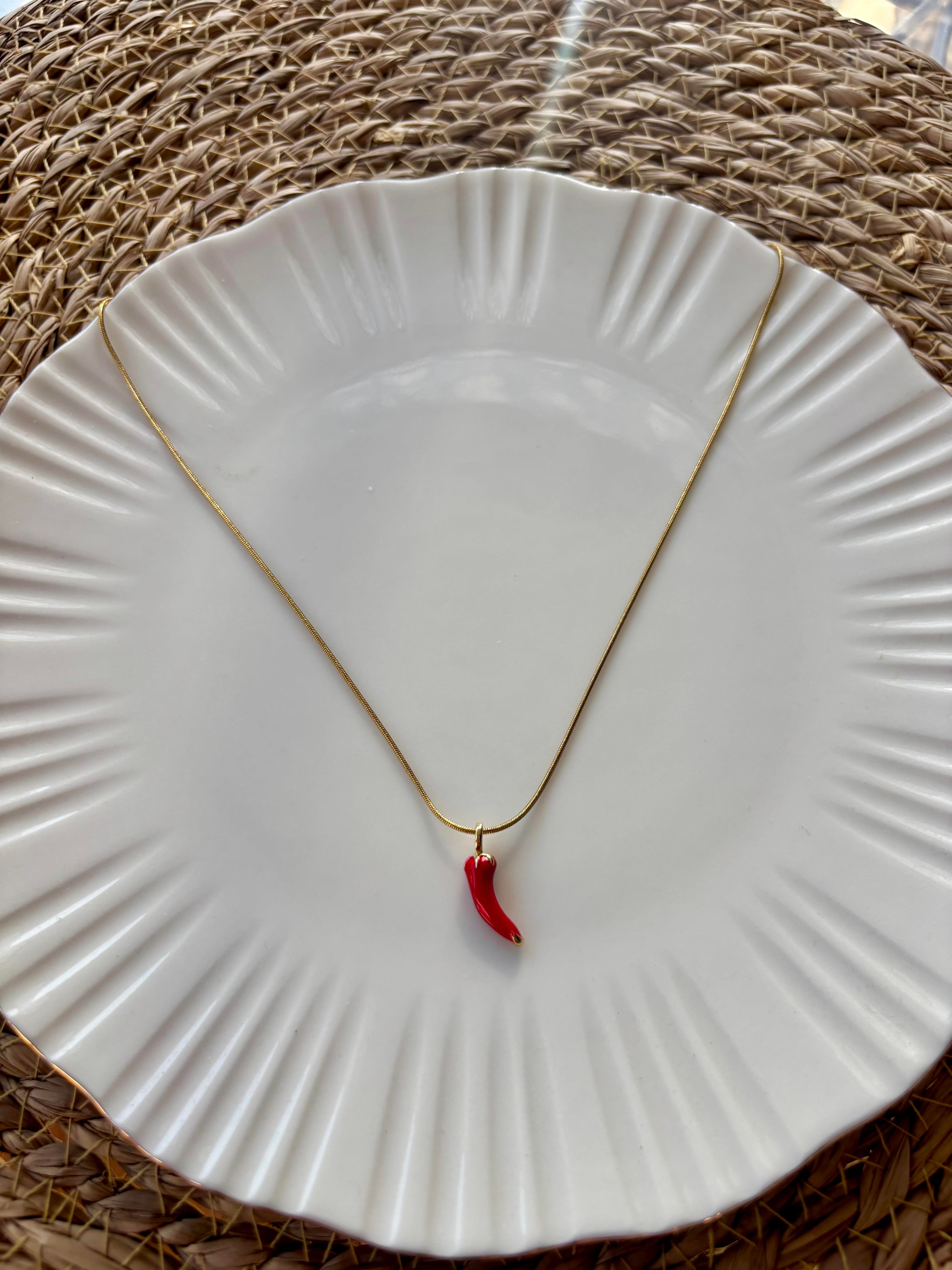 Çelik Kırmızı Biber Kolye