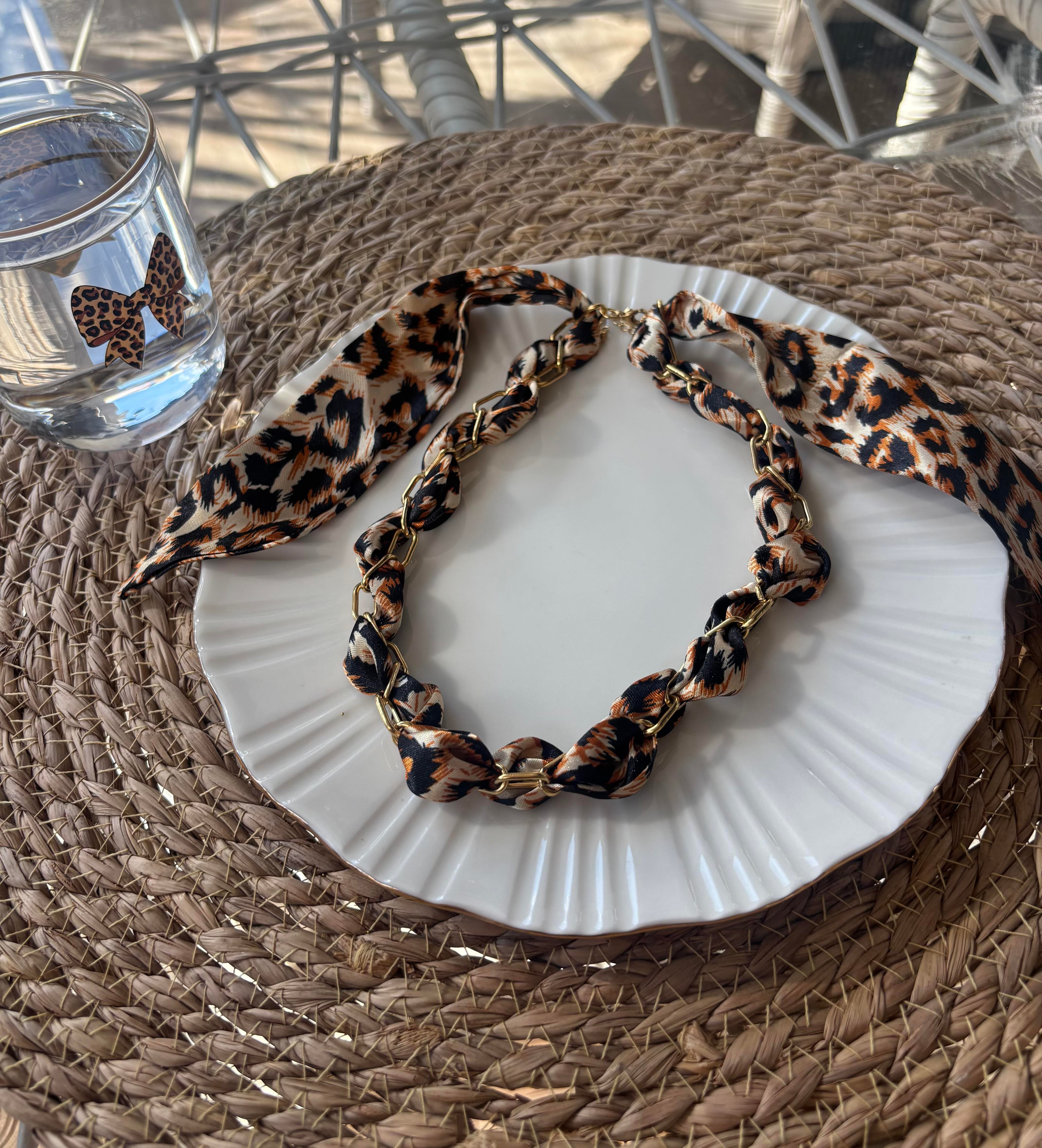 Çelik Leopar Desenli Kolye