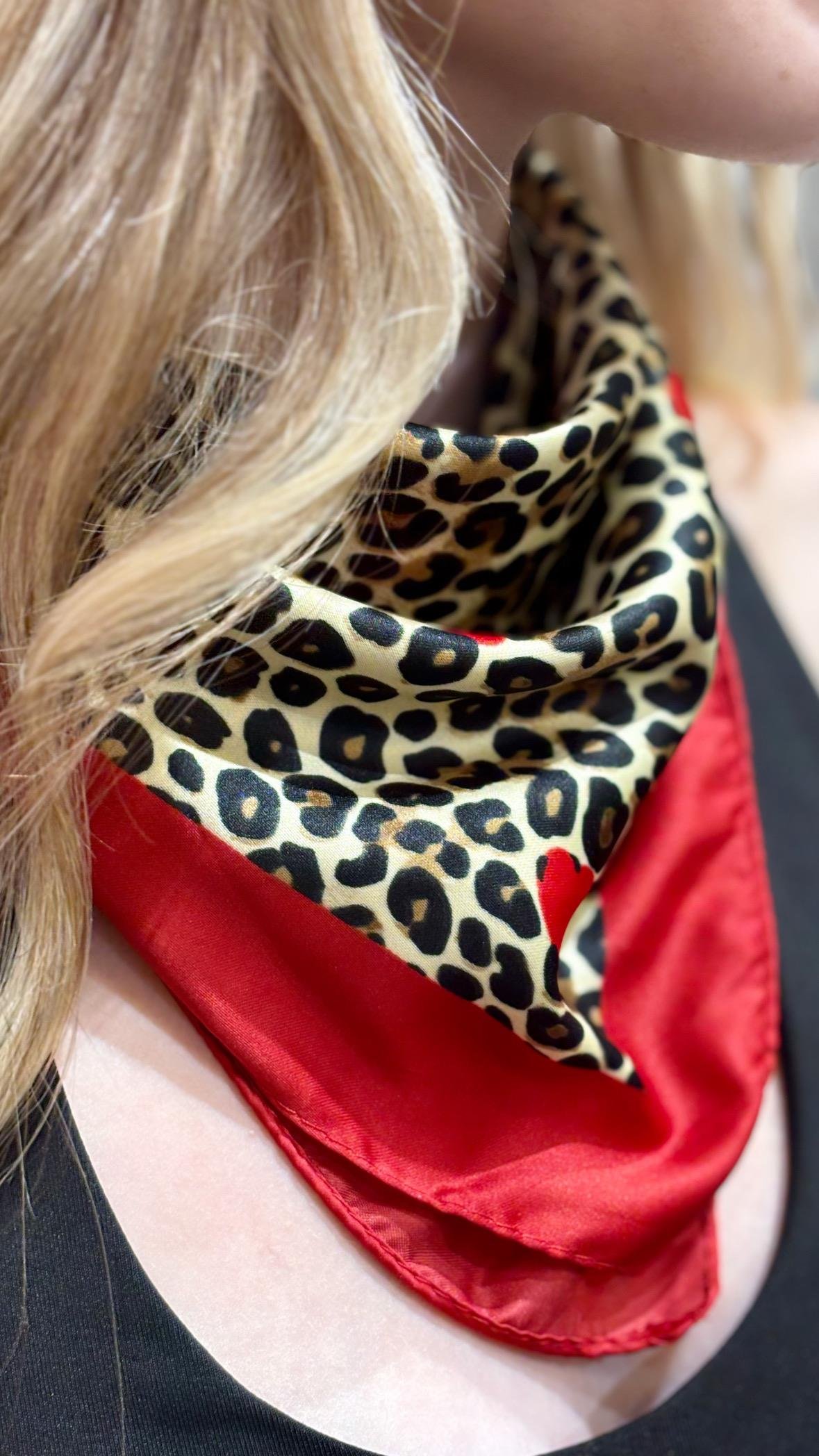 Kırmızı Leoparlı Fular