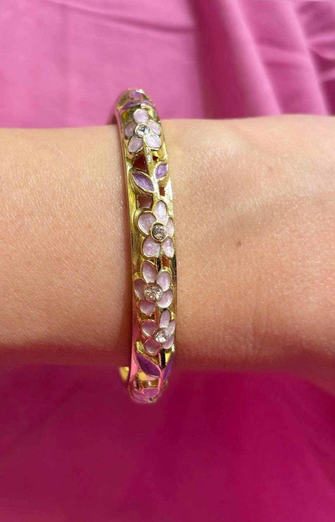 Lila Çiçekli Mineli Bileklik